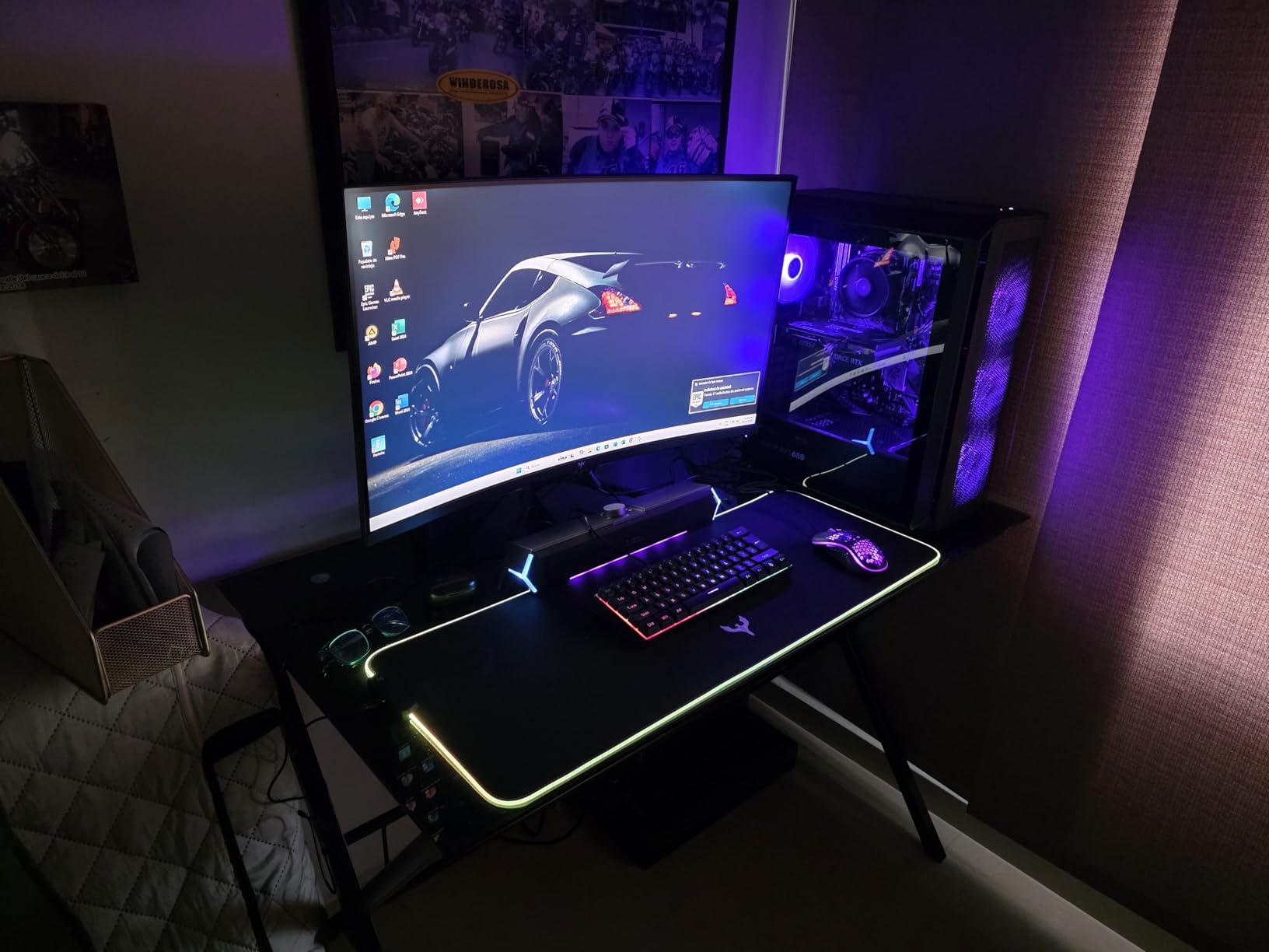 BladeHawks Extra Large RGB Gaming Mouse Pad-14 Light Modes, Extended Soft LED Mouse Pad, Anti-Slip Rubber Base, Computer Keyboard Mousepad Mat (31.5 x 12 Inch) customer photo 2