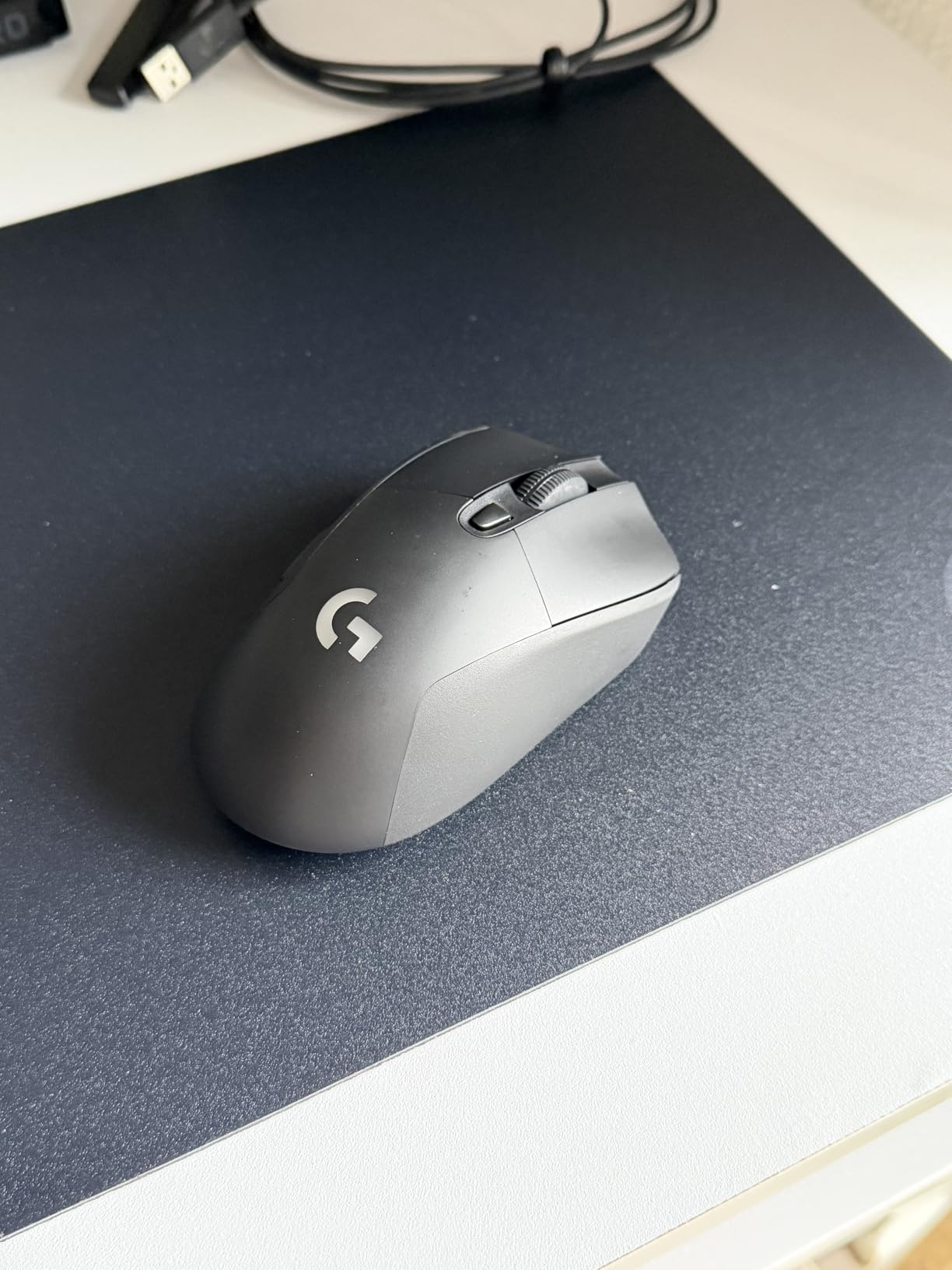 Logitech G703 Lightspeed Wireless Gaming Mouse W/Hero 25K Sensor, PowerPlay Compatible, Lightsync RGB, Lightweight 95G+10G Optional, 100-25, 600 DPI, Rubber Side Grips - Black customer photo 2