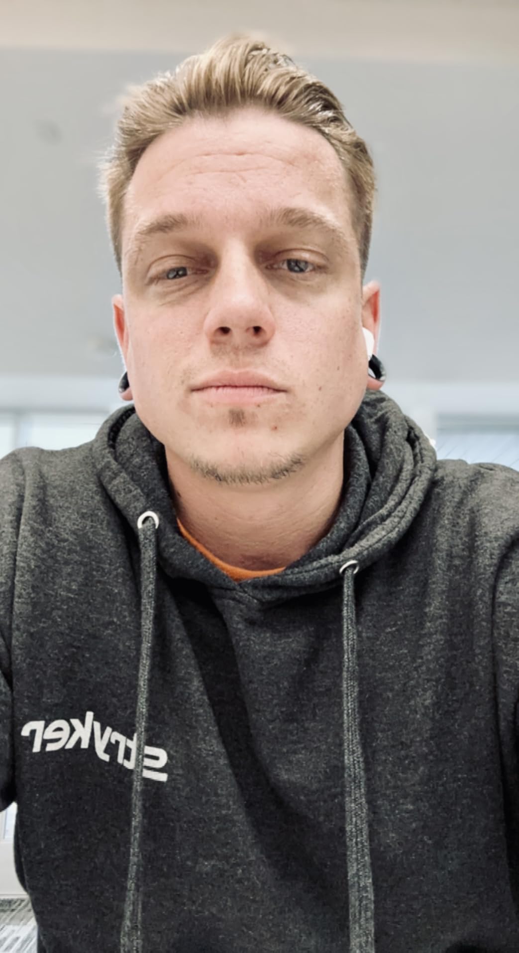 CeraVe Vitamin C Serum with Hyaluronic Acid, Skin Brightening Serum for Face with 10% Pure Vitamin C, Fragrance Free, 1 Fl. Oz customer photo 1