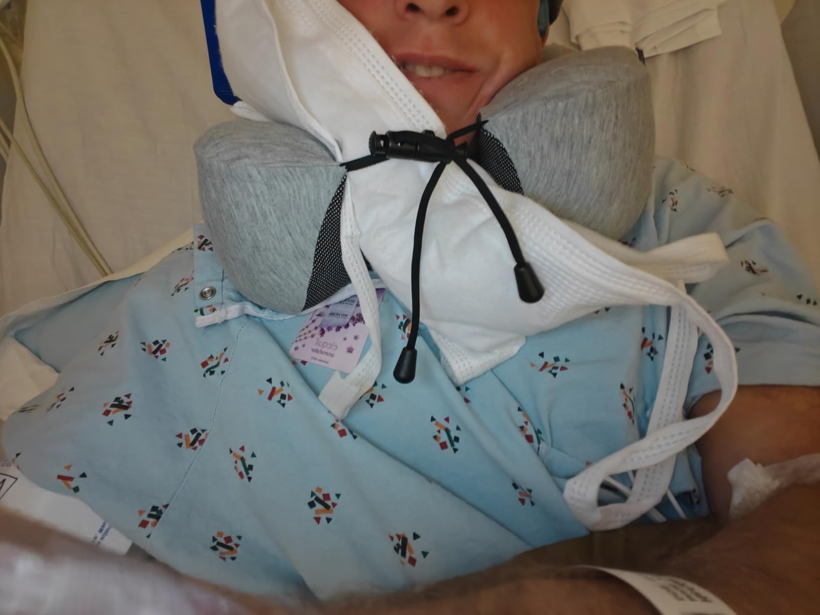 napfun Neck Pillow for Traveling, Upgraded Travel Neck Pillow for Airplane 100% Pure Memory Foam Travel Pillow for Flight Headrest Sleep, Portable Plane Accessories, Light Grey customer photo 2