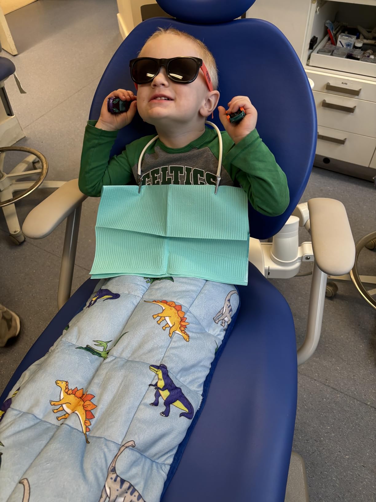 MAXTID Weighted Lap Pad for Kids 5 Pound Travel Size Mini Weighted Lap Blanket Blue Dinosaur 16