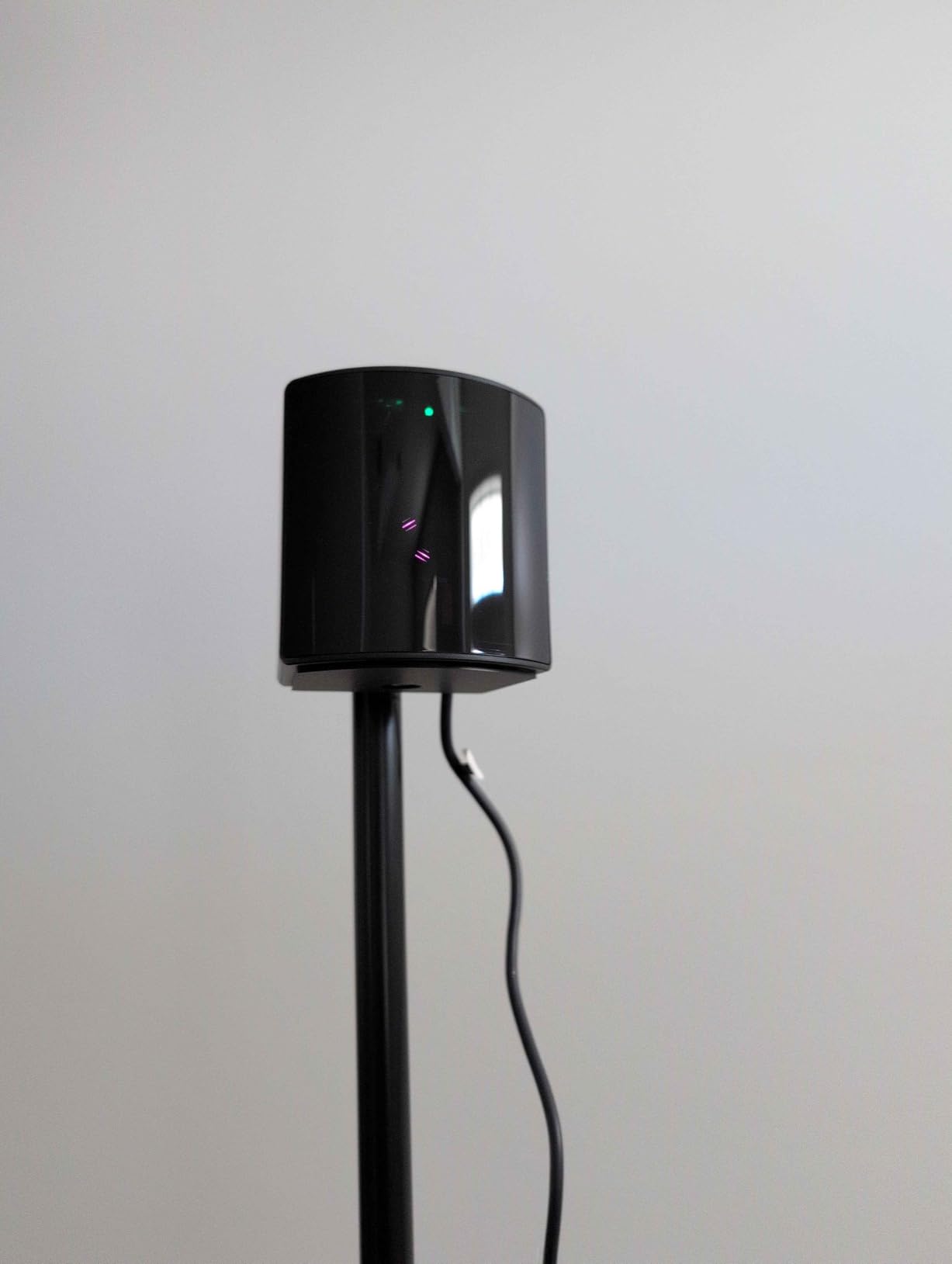 HTC Vive SteamVR Base Station 2.0 (Single) - Precision Room-Scale Tracking for PC VR customer photo 1