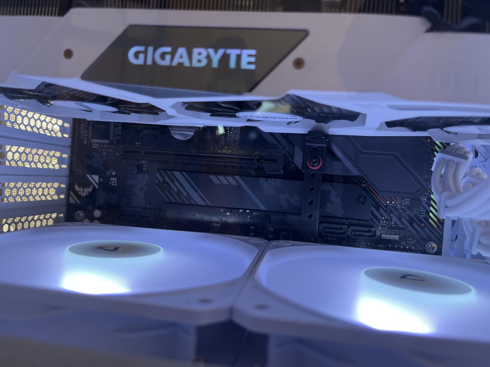 Lian Li GB 001 Graphic cardnhalterung Black customer photo 2