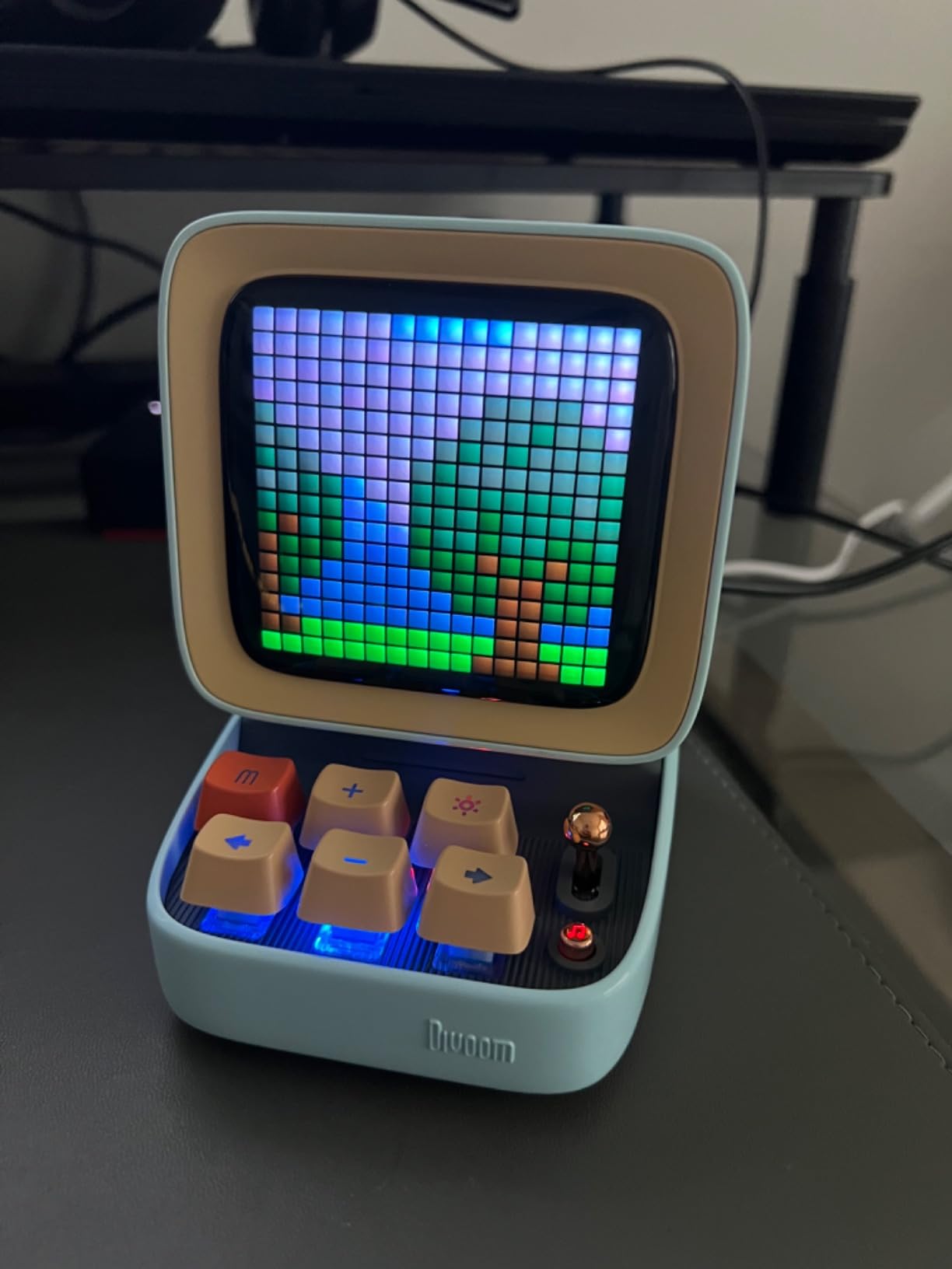 Divoom Ditoo Retro Pixel Art Game Bluetooth Speaker with 16X16 LED App Controlled Front Screen (Black) customer photo 2
