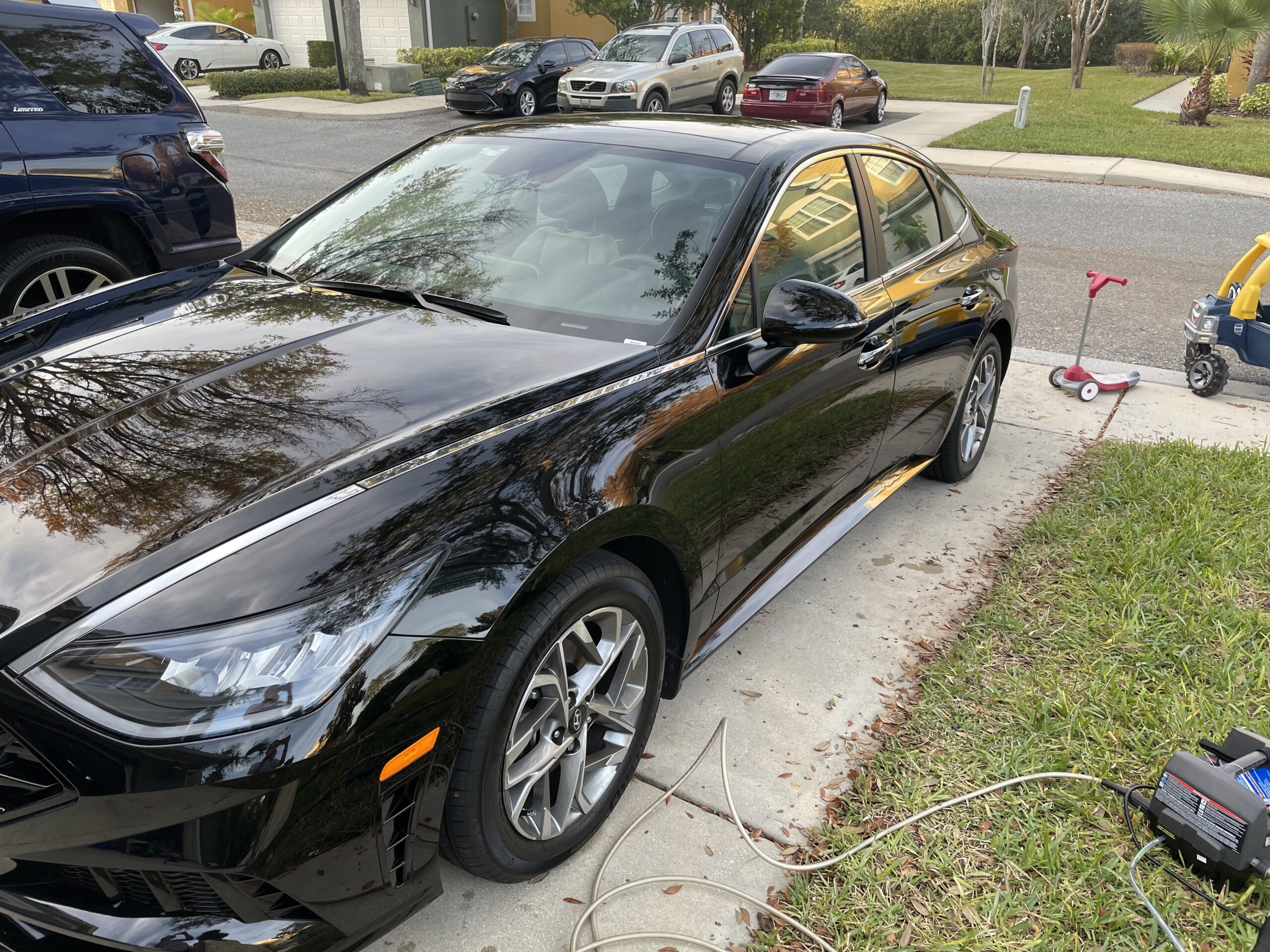 Meguiar's Hybrid Ceramic Liquid Wax, Shield Your Paint with a Residue-Free Liquid Car Wax with Advanced SiO2 Hybrid Technology and Long-Lasting Water-Beading Protection, 16 Oz Bottle customer photo 2