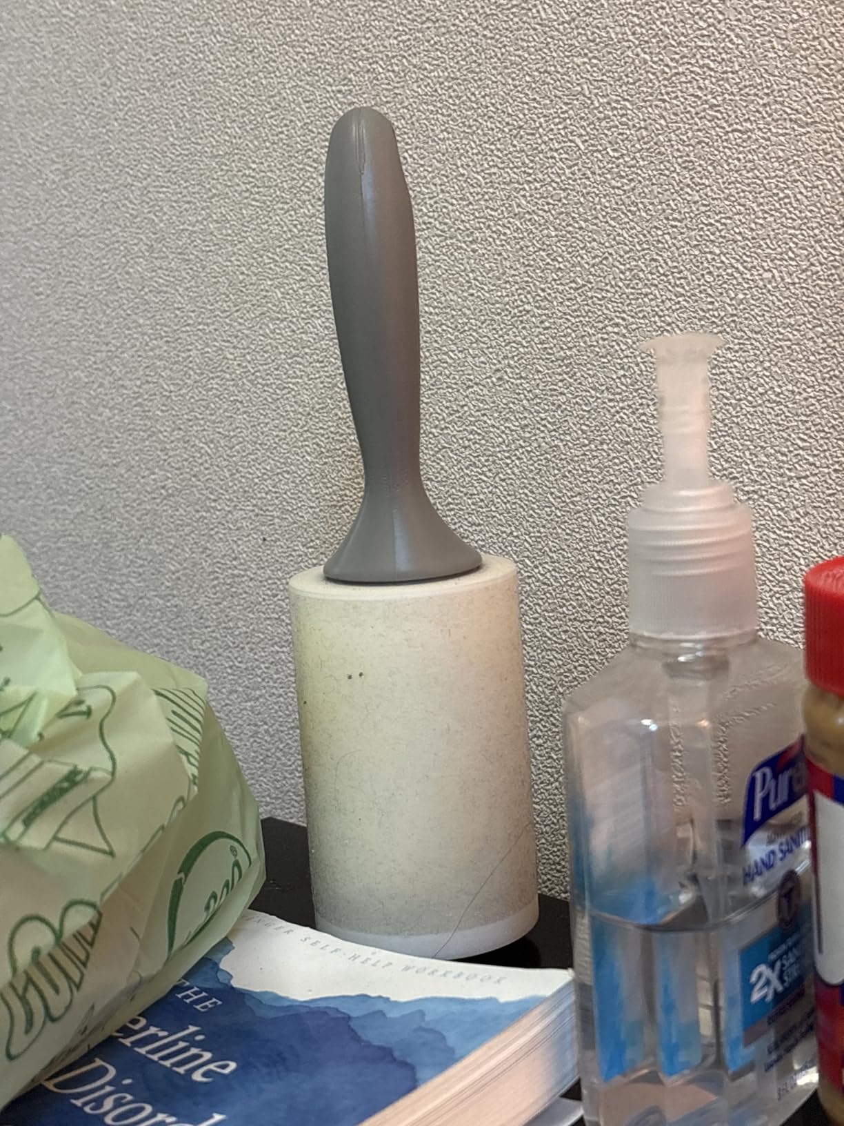 Scotch-Brite Pet Hair Pickup Extra Sticky Lint Roller, Designed for Removing Fur + Fluff on Couches, Clothes, Dog and Cat Beds, & More, 1 Pack, 95 Easy-Tear Adhesive Sheets Total customer photo 1