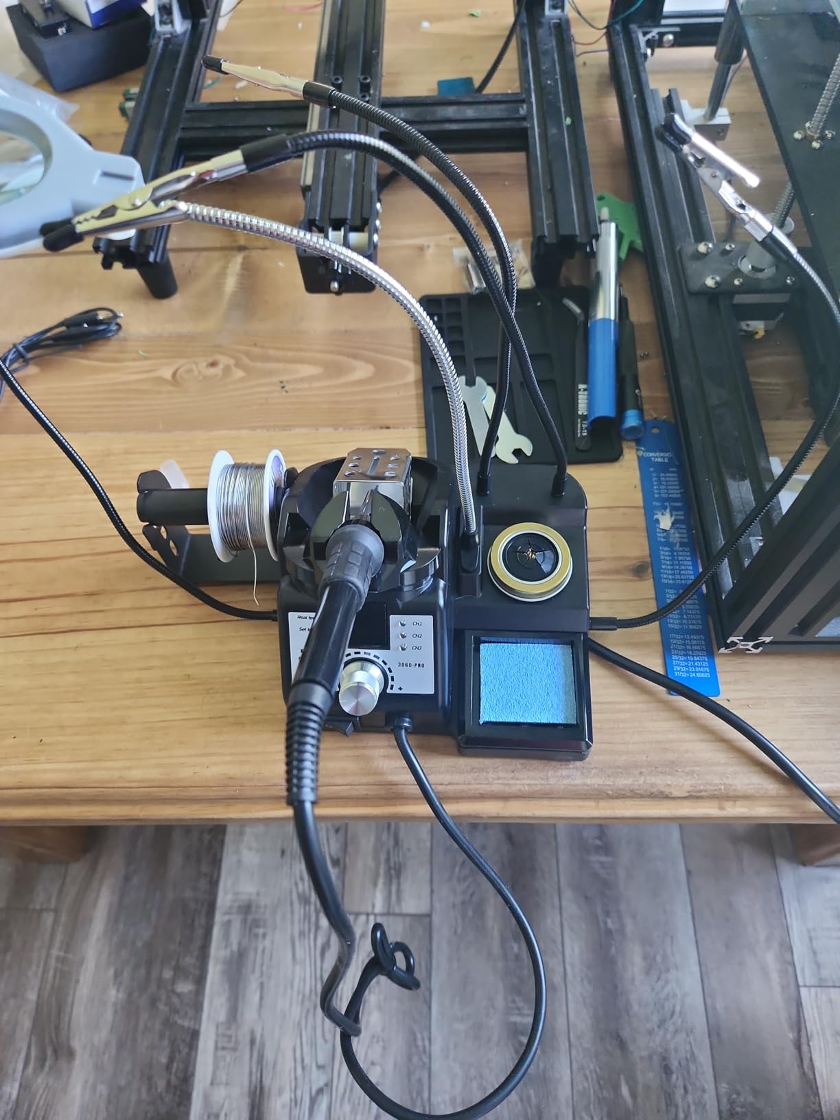 X-Tronic 3060-PRO 75W Soldering Iron Station Kit 5 Extra Tips Mini Mag Lamp 4 Helping Hands Solder Sucker Tweezers 50g Solder Brass Sponge w/Flux Sleep Func, C/°F, 3 Temp Presets! customer photo 2