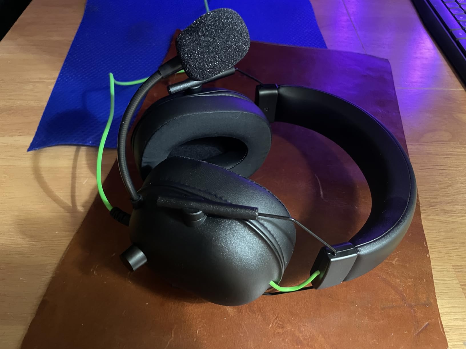 Razer BlackShark V2 X Gaming Headset: 7.1 Surround Sound - 50mm Drivers - Memory Foam Cushion - For PC, PS4, PS5, Switch - 3.5mm Audio Jack - Black customer photo 1