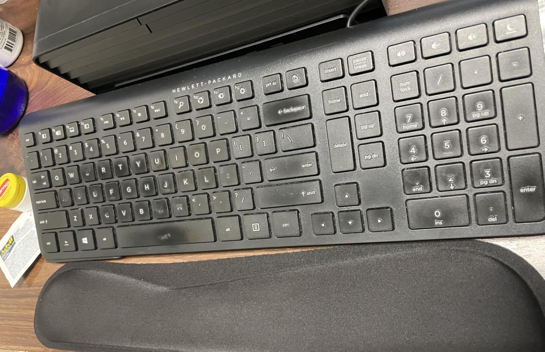 Richboom Computer Keyboard Stand Tilt PC Keyboard Stand Riser for Easy Ergonomic Typing, Acrylic Keyboard Tray Holder for Office Desk, Home, School, with Silicone Anti-Slip Case, Clear customer photo 2