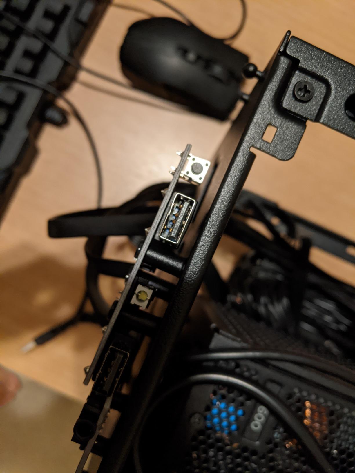 Cooler Master NR200 Mini-ITX PC Case - 280mm Radiator Support, Fits up to 6 x 120mm Fans, Vertical GPU Mount with 330mm GPU Clearance, SFX PSU, Compact High Airflow ITX Gaming Mini Tower, Black customer photo 1