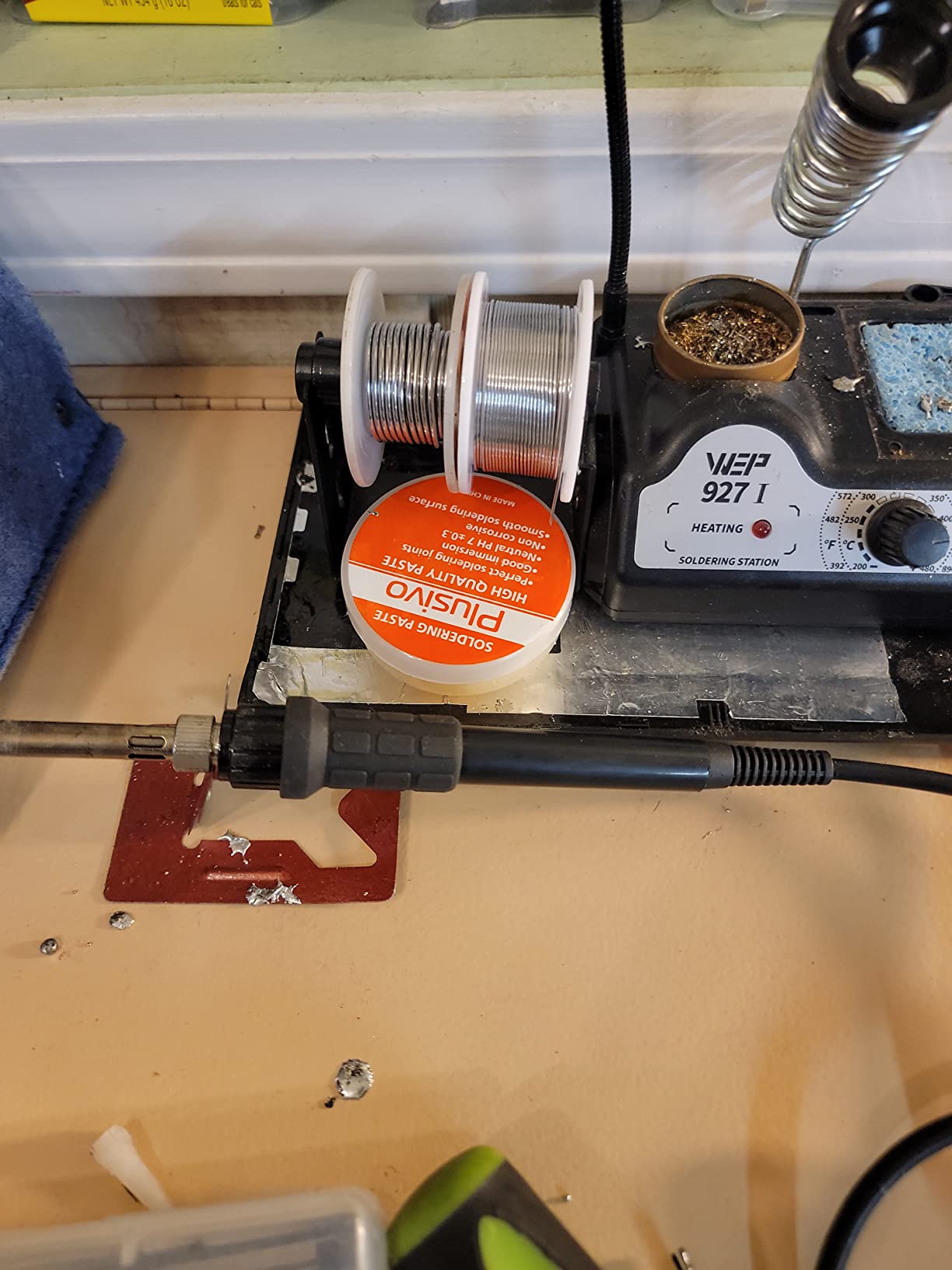 Solder Wire and Rosin Paste Flux Kit - 60-40 Tin Lead Rosin Core Solder Wire (1mm, 100g) and Rosin Paste Flux for PCB Electrical Soldering and DIY from Plusivo customer photo 2