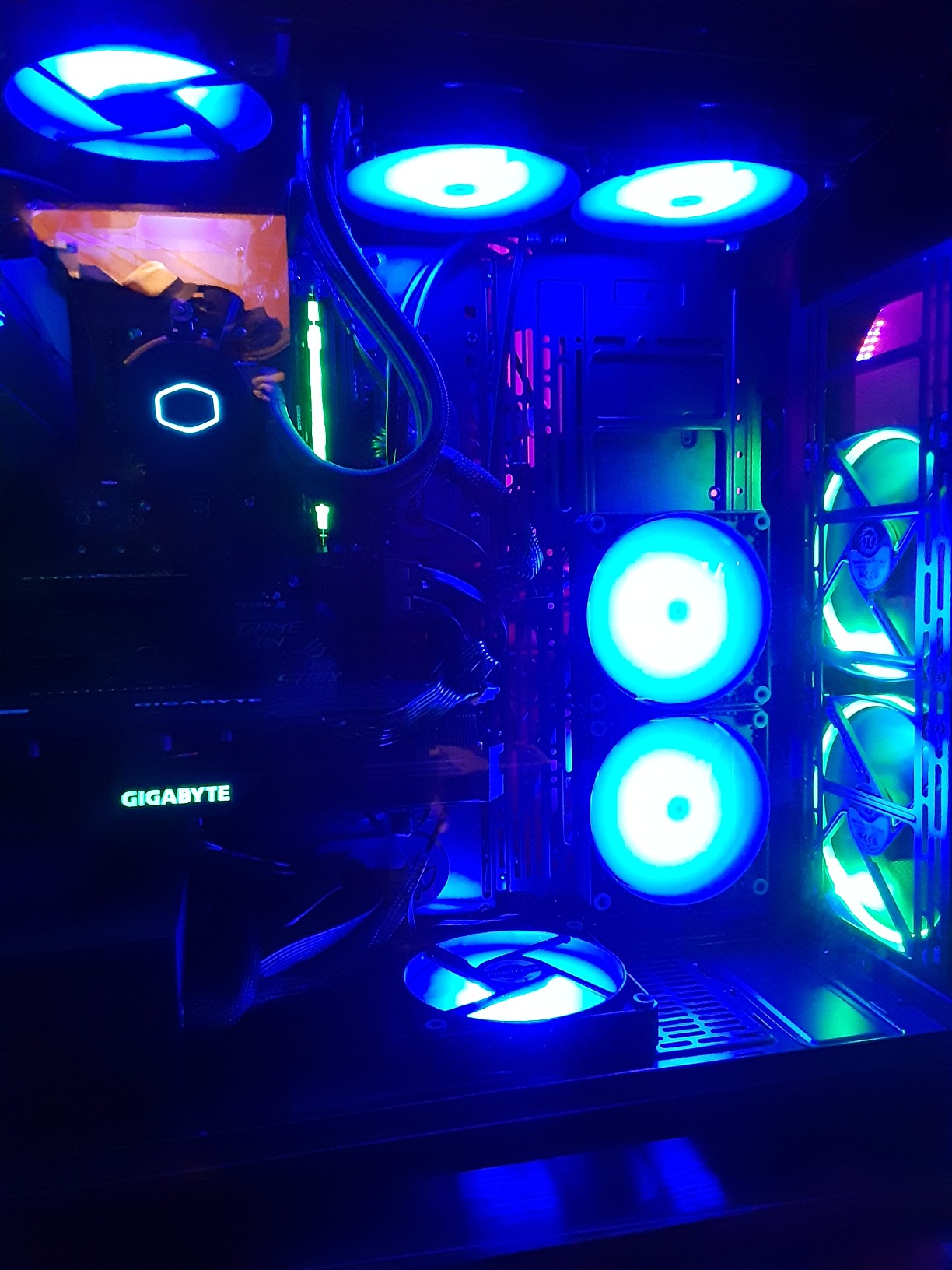 (PH-F120SK_DRGB_PWM) SK120 DRGB PWM Fan, 120mm Fan, high Airflow Nine-Blade Design, Digital RGB Lighting, Rubber dampening washers - Black customer photo 2