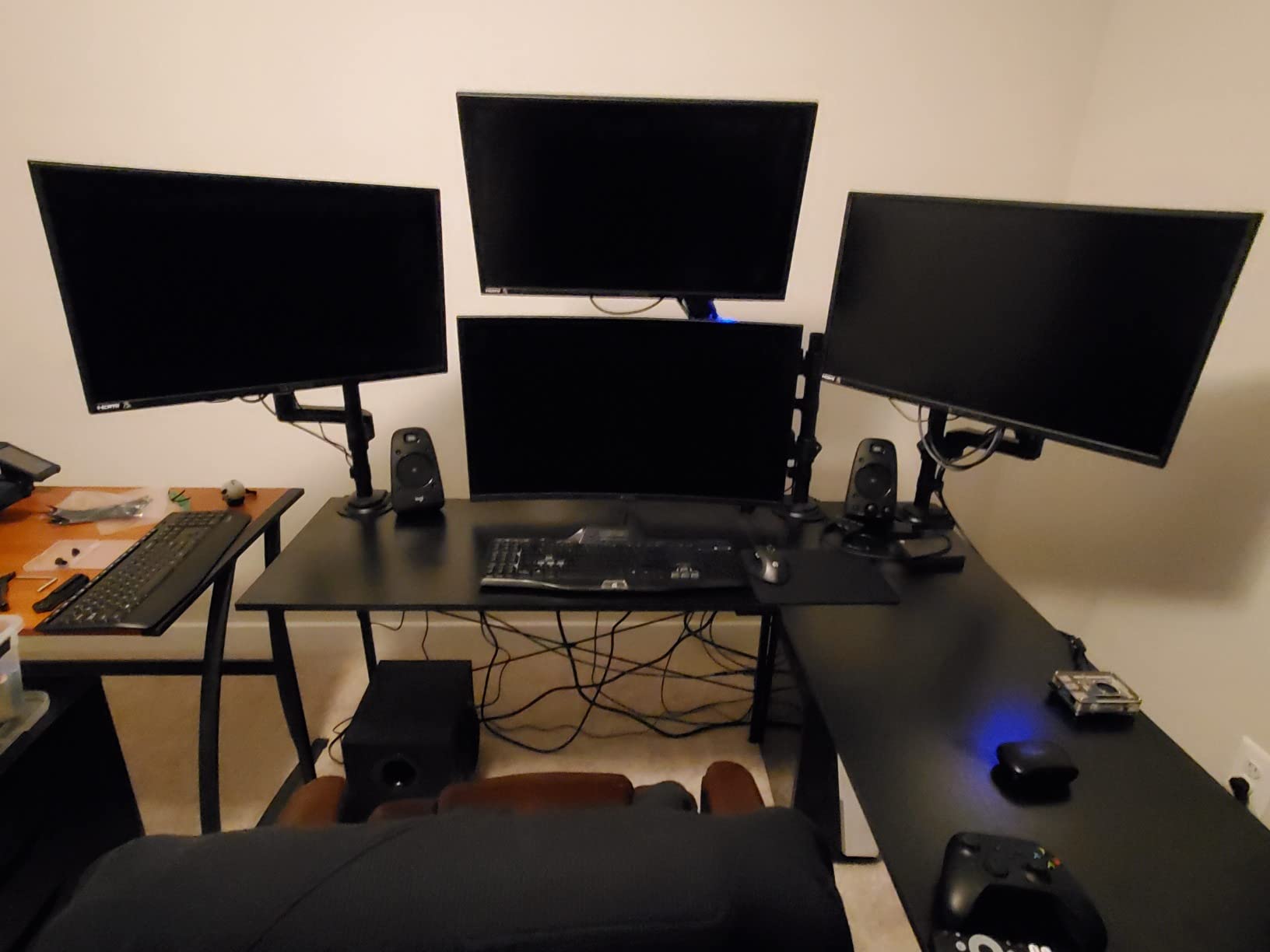 HUANUO Single Monitor Arm, Adjustable Desk Mount for 13-34 inch Screens, Holds 19.8lb, 22.44 inch Max Height, Full Motion Swivel Gaming Monitor Stand customer photo 2