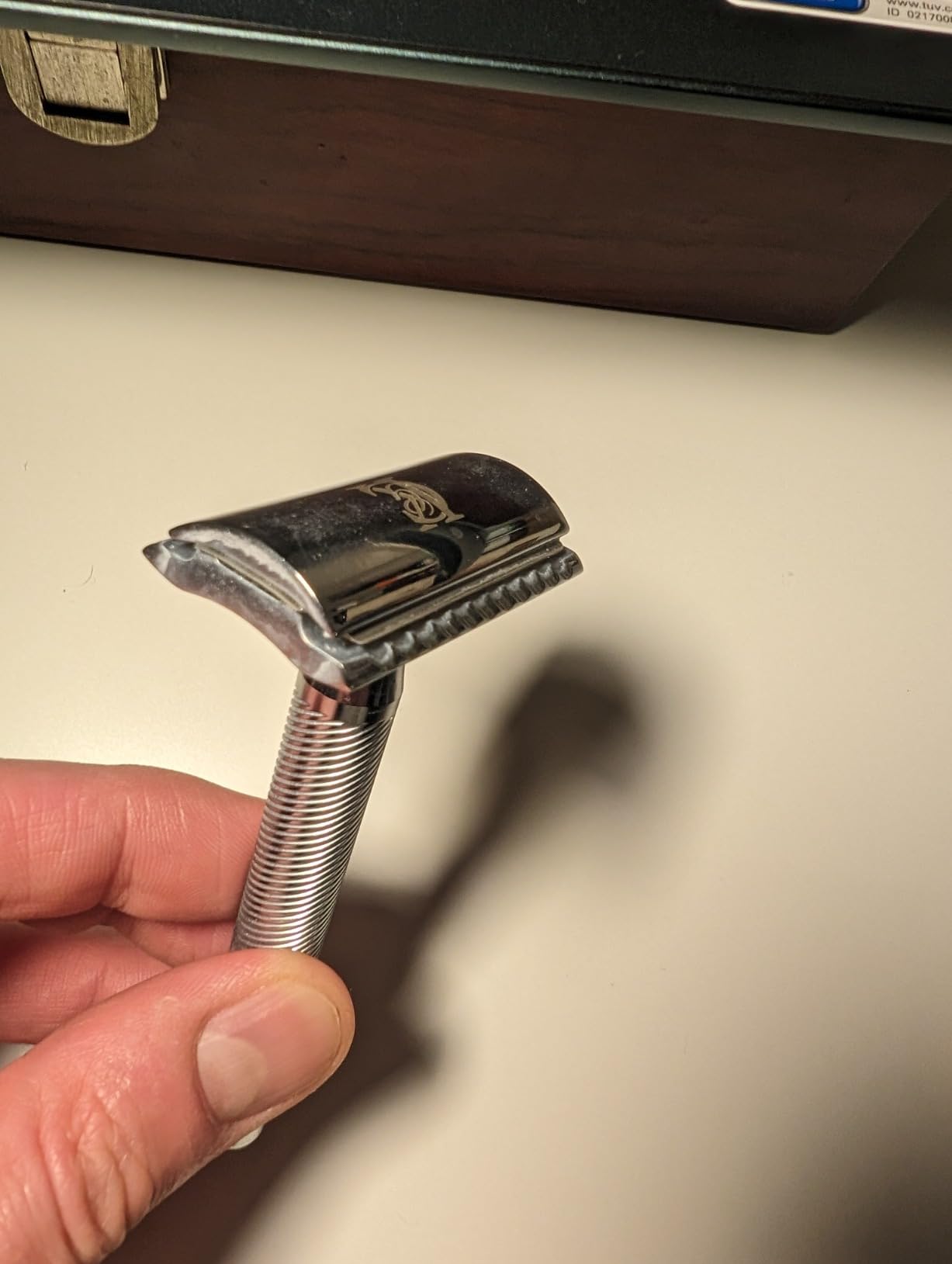 King C. Gillette Safety Razor with Chrome Plated Handle and 5 Platinum Coated Double Edge Safety Razor Blade Refills, Holiday Gifts for Men customer photo 1