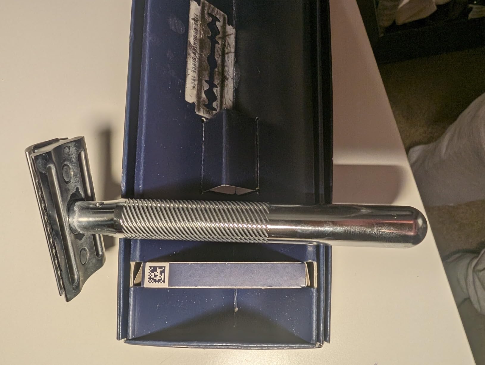 King C. Gillette Safety Razor with Chrome Plated Handle and 5 Platinum Coated Double Edge Safety Razor Blade Refills, Holiday Gifts for Men customer photo 2