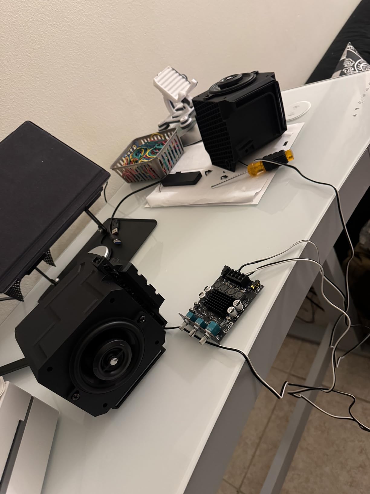ZK-1002T PRO 2.0 Channel Bluetooth 5.0 Amplifier Board 200W HiFi Subwoofer Audio AMP with Treble and Bass, BT USB and AUX Inputs, DC 12-24V 2.0 Channel Stereo AMP Module for DIY Speakers customer photo 1