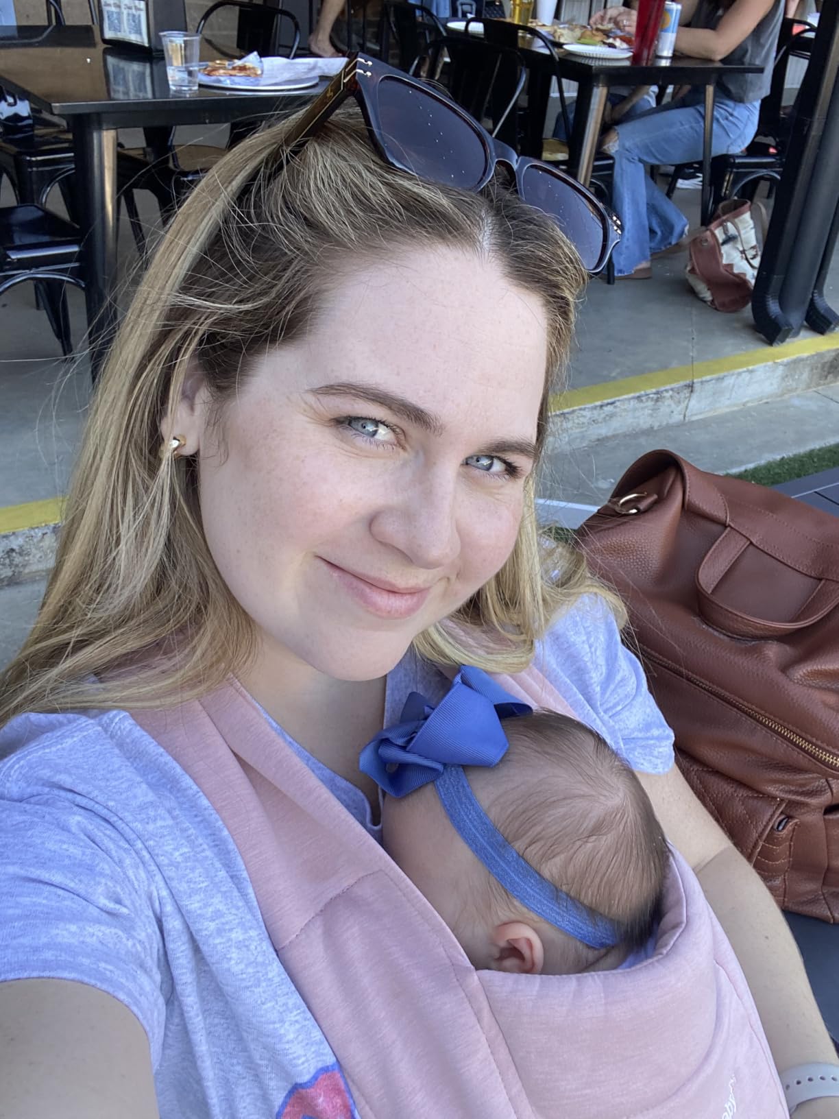 Ergobaby Embrace Baby Carrier Newborn to Toddler - Lightweight Ergonomic Baby Carriers - Cozy Essentials (7-25 Pounds), Ponte Knit, Cream customer photo 2