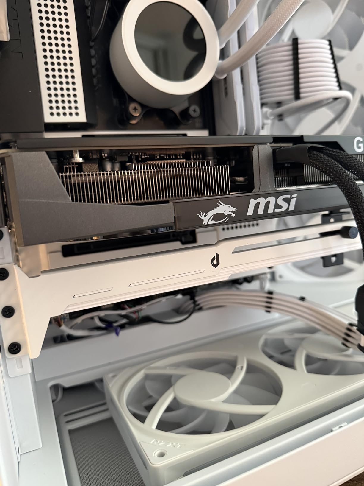 upHere G276WT White Graphics Card GPU Brace Support Video Card Sag Holder/Holster Bracket,Adjustable Length and Height Support,G276WT customer photo 1