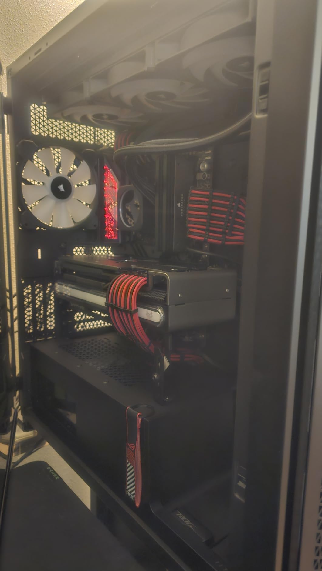 CORSAIR 7000D Airflow Full-Tower ATX PC Case - High-Airflow Front Panel - Spacious Interior - Easy Cable Management - 3X 140mm AirGuide Fans with PWM Repeater Included - Black customer photo 2