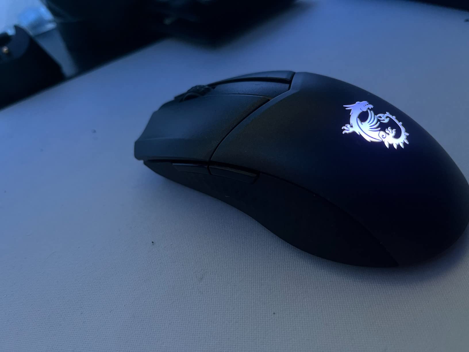 MSI Clutch GM41 Lightweight Wireless Gaming Mouse & Charging Dock, 20,000 DPI, 60M Omron Switches, RGB Mystic Light customer photo 2