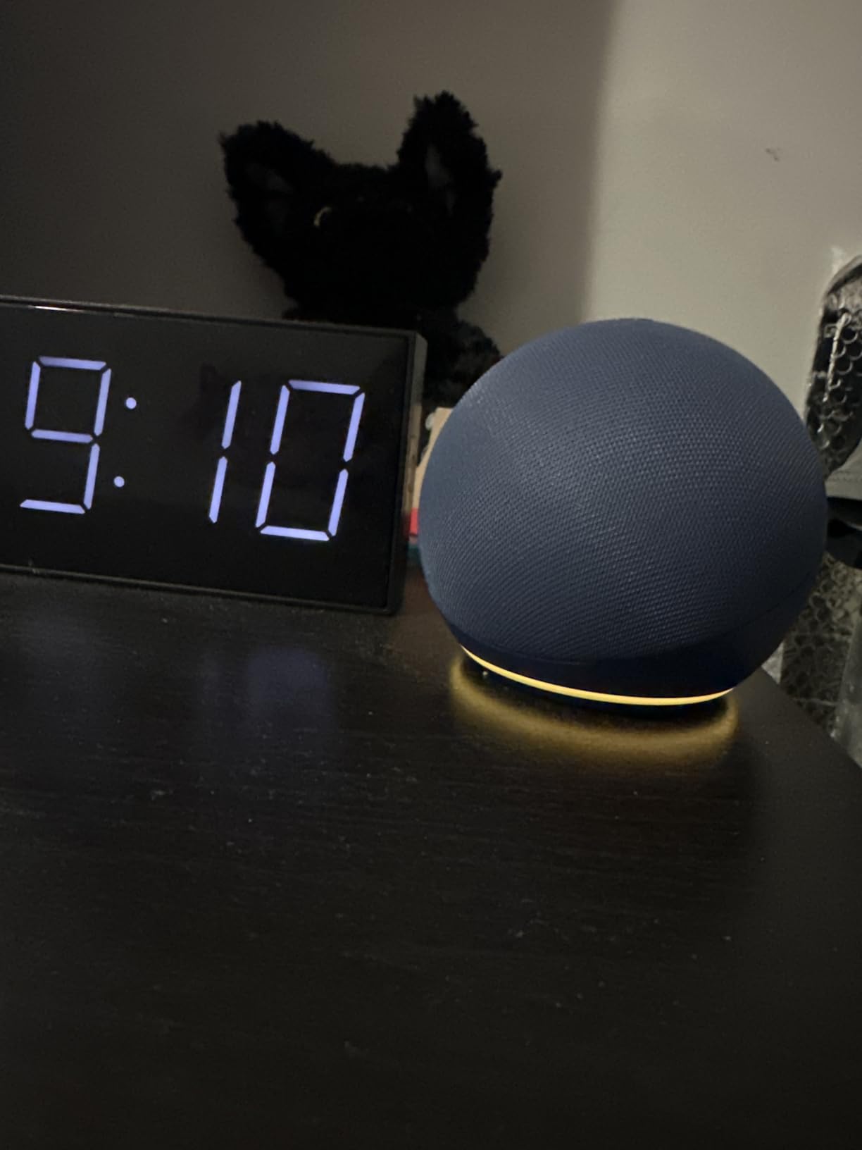 Amazon Echo Dot (newest model) - Vibrant sounding speaker, Designed for Alexa+, Great for bedrooms, dining rooms and offices, Charcoal customer photo 1