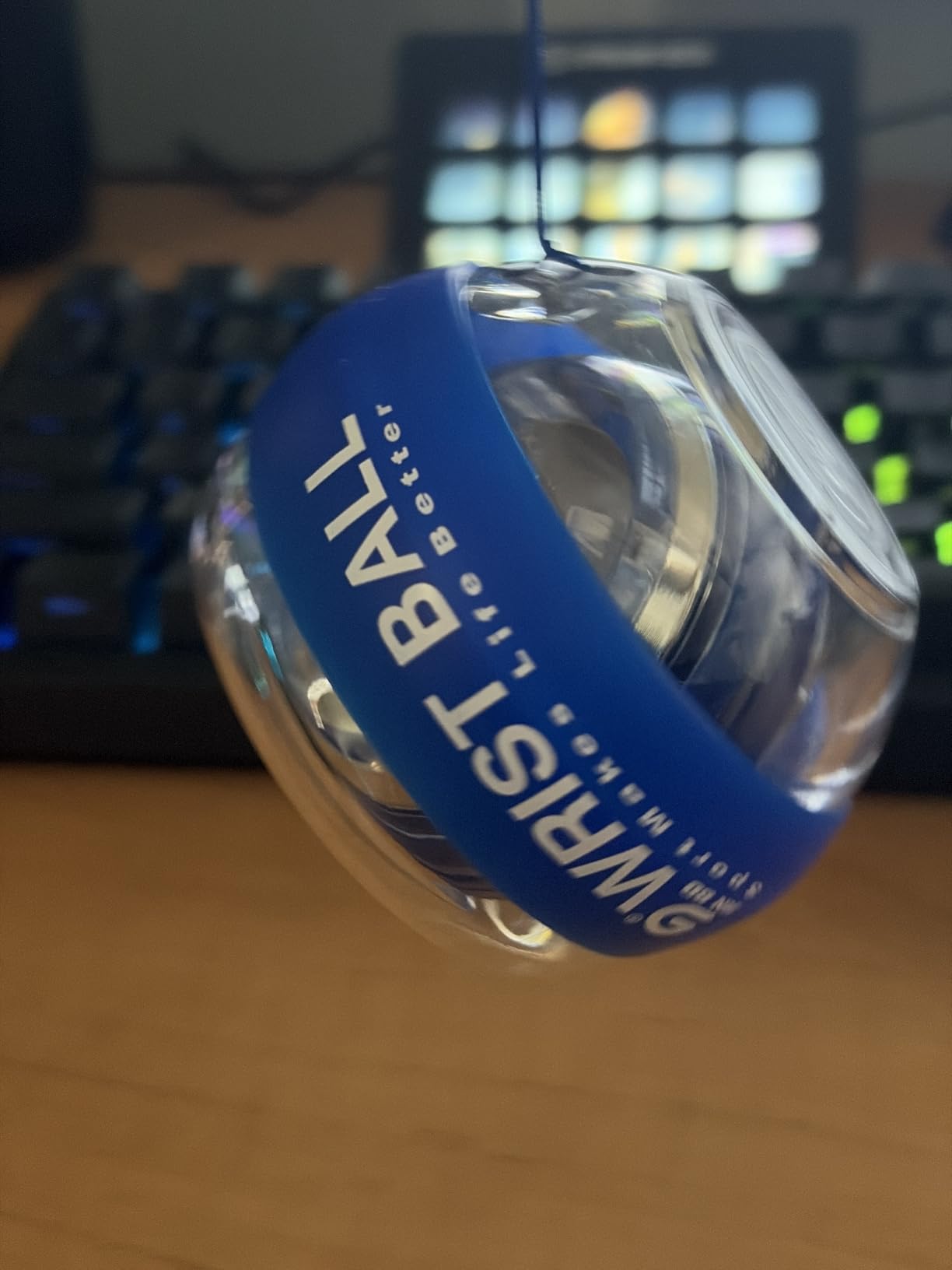Wrist Trainer Ball Auto-Start Gyroscopic Forearm Exerciser Gyro Ball for Strengthen Arms, Fingers, Grip and Muscles customer photo 2