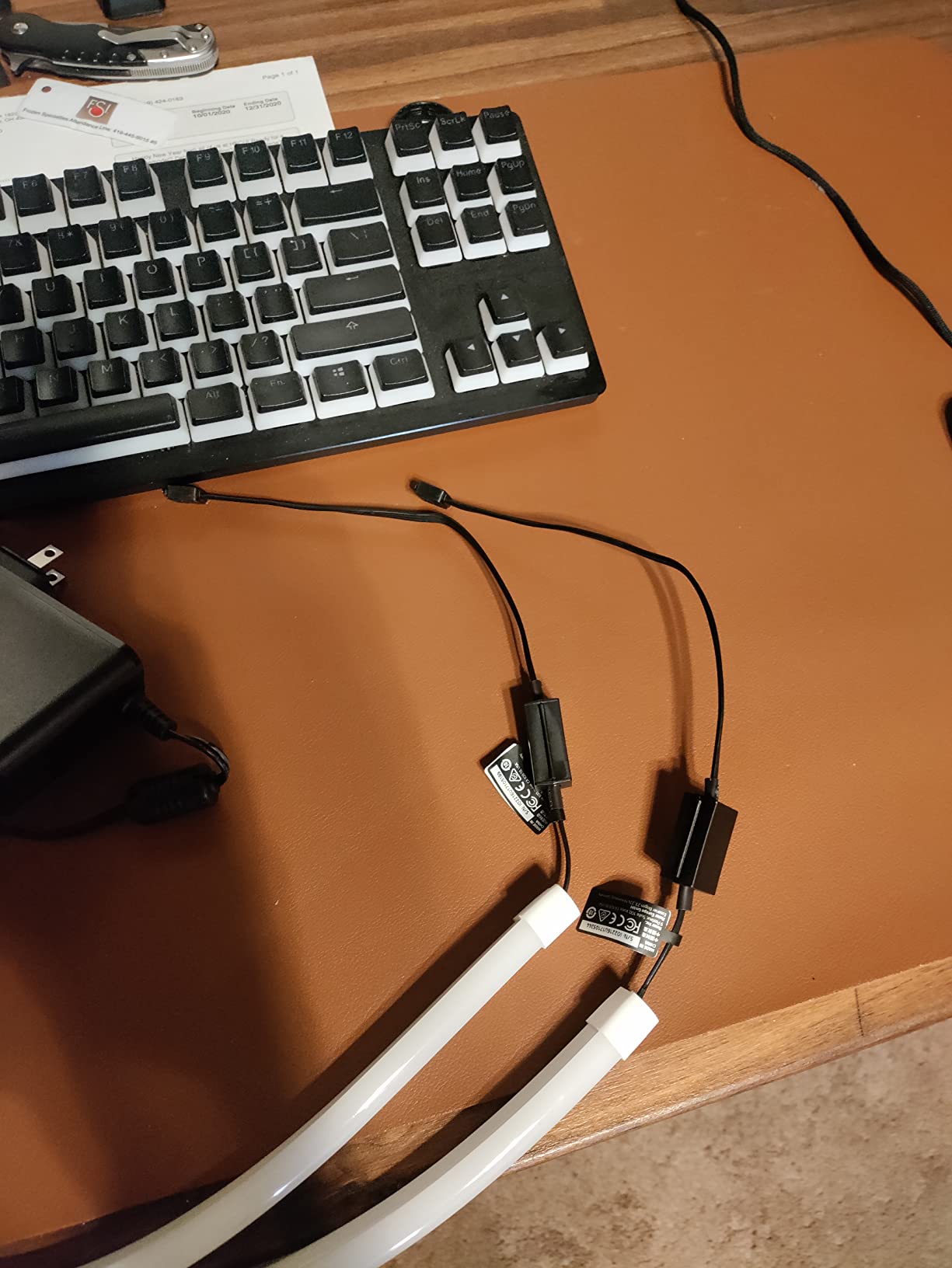 Razer Chroma Light Strip Set: Chroma RGB - 2 Wireless Modes - Plug and Play Integration - Quick Control Buttons - Mounting Brackets and Adhesives customer photo 1