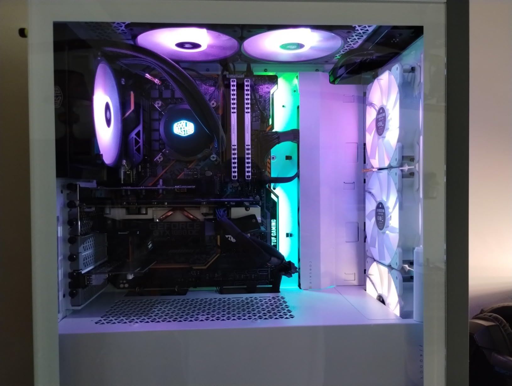 CORSAIR iCUE Commander CORE XT, Digital Fan Speed and RGB Lighting Controller customer photo 1