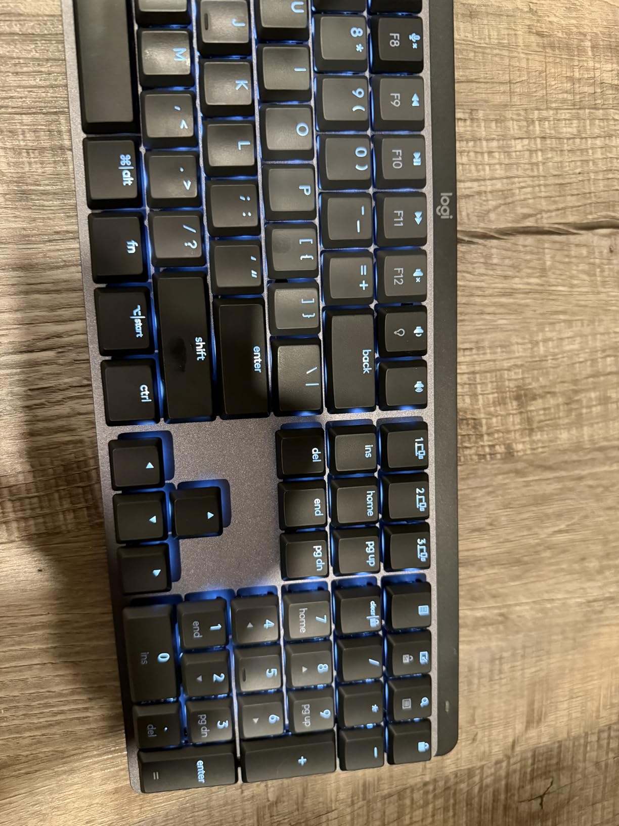 Logitech MX Mechanical Wireless Illuminated Performance Keyboard customer photo 1
