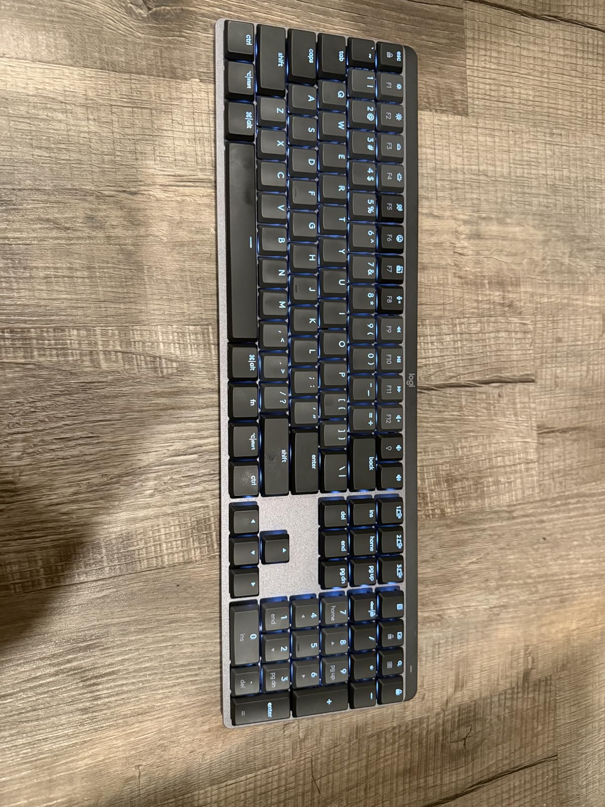 Logitech MX Mechanical Wireless Illuminated Performance Keyboard customer photo 2