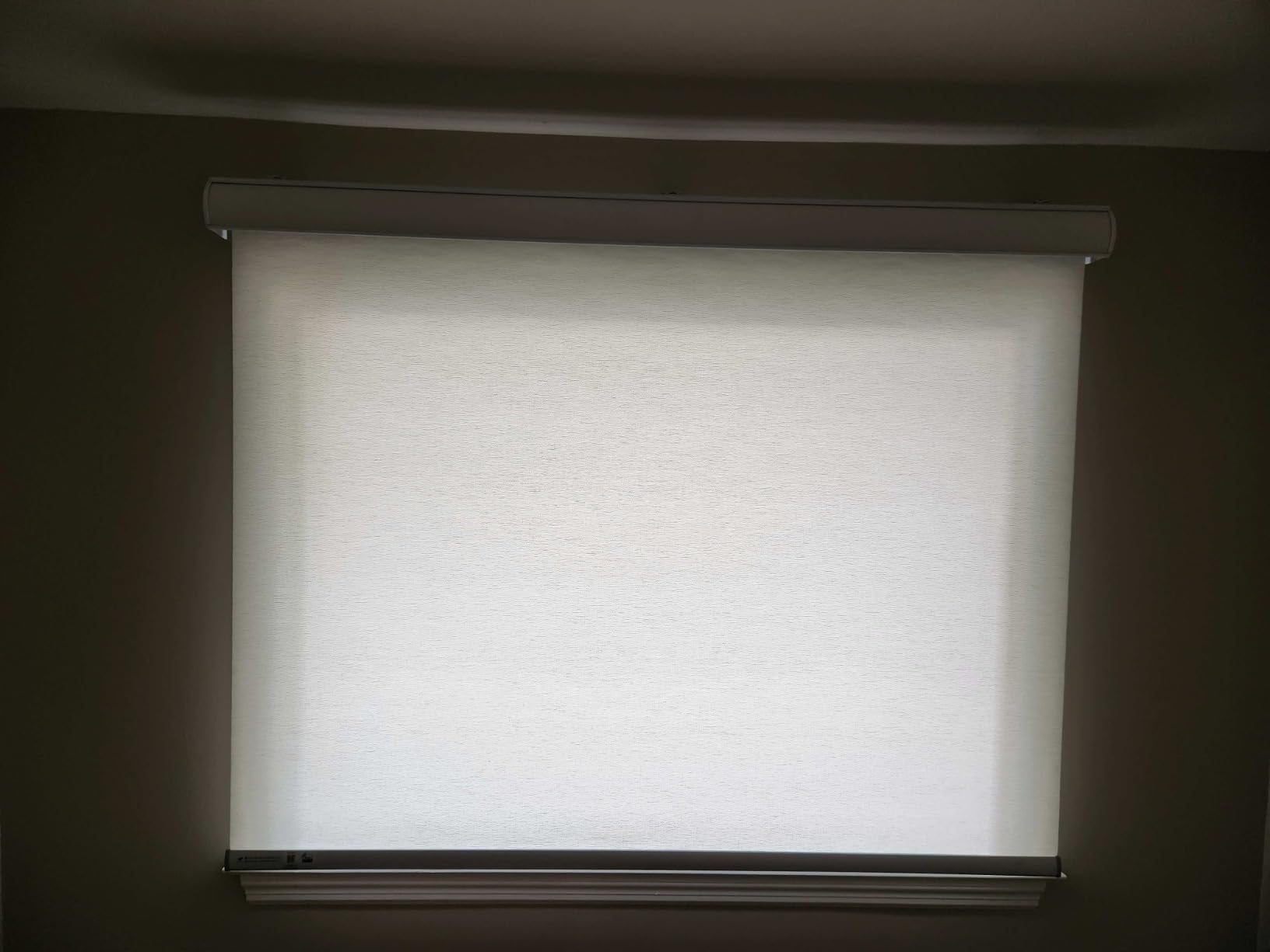 SmartWings Motorized Smart Blinds for Windows in Light Filtering, Electric Remote Roller Shades Compatible with Alexa/Google Home/Homekit, Custom Up to 110W x 148H, Linen Translucent White customer photo 1