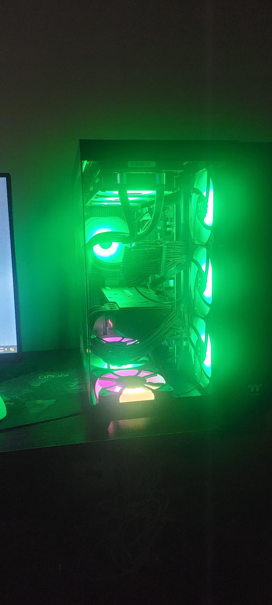 Thermalright ARGB Fan HUB Controller Support 8 Groups of Fans, 8-Port 4 Pin PC Fan Controller, 5V-3Pin ARGB Hub, Strong Paste+Magnetic Suction, SATA Power Cord(12V 4-pin RGB is not Supported) customer photo 2