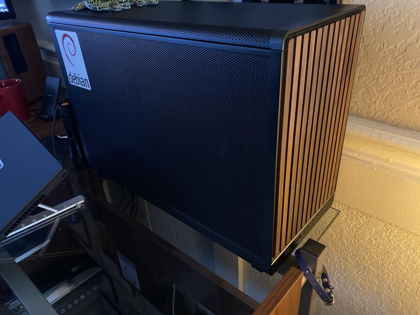 Lian Li A4-H2O Mini-ITX PC Case, Triple-Slot Mount GPU, Aluminum Exterior & SPCC Steel Interior, 240mm AIO, SFX Sandwich Layout, PCIe 4.0, Supports SFX/SFX-L PSU (A4-H2O A4 Black) customer photo 1