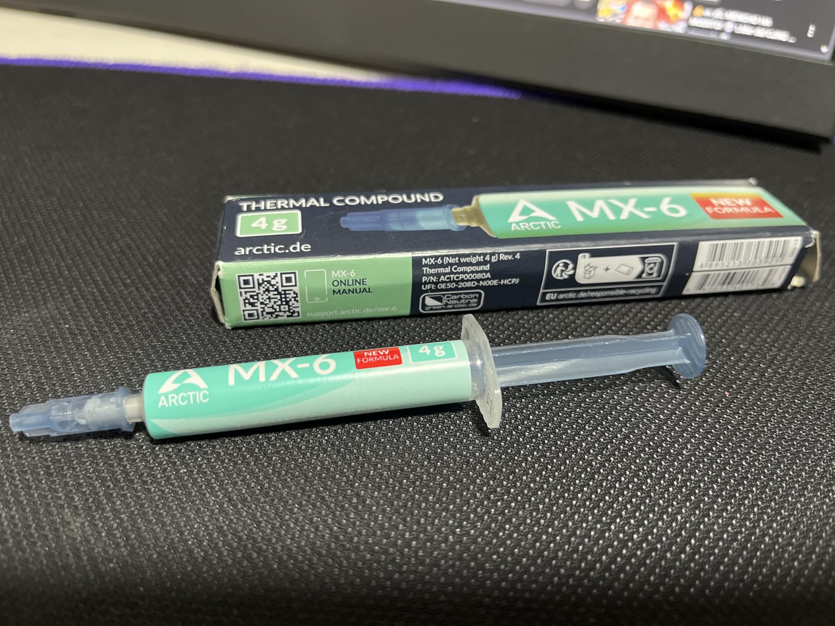 ARCTIC MX-6 (4 g) - Ultimate Performance Thermal Paste for CPU, Consoles, Graphics Cards, laptops, Very high Thermal Conductivity, Long Durability, Non-Conductive customer photo 1