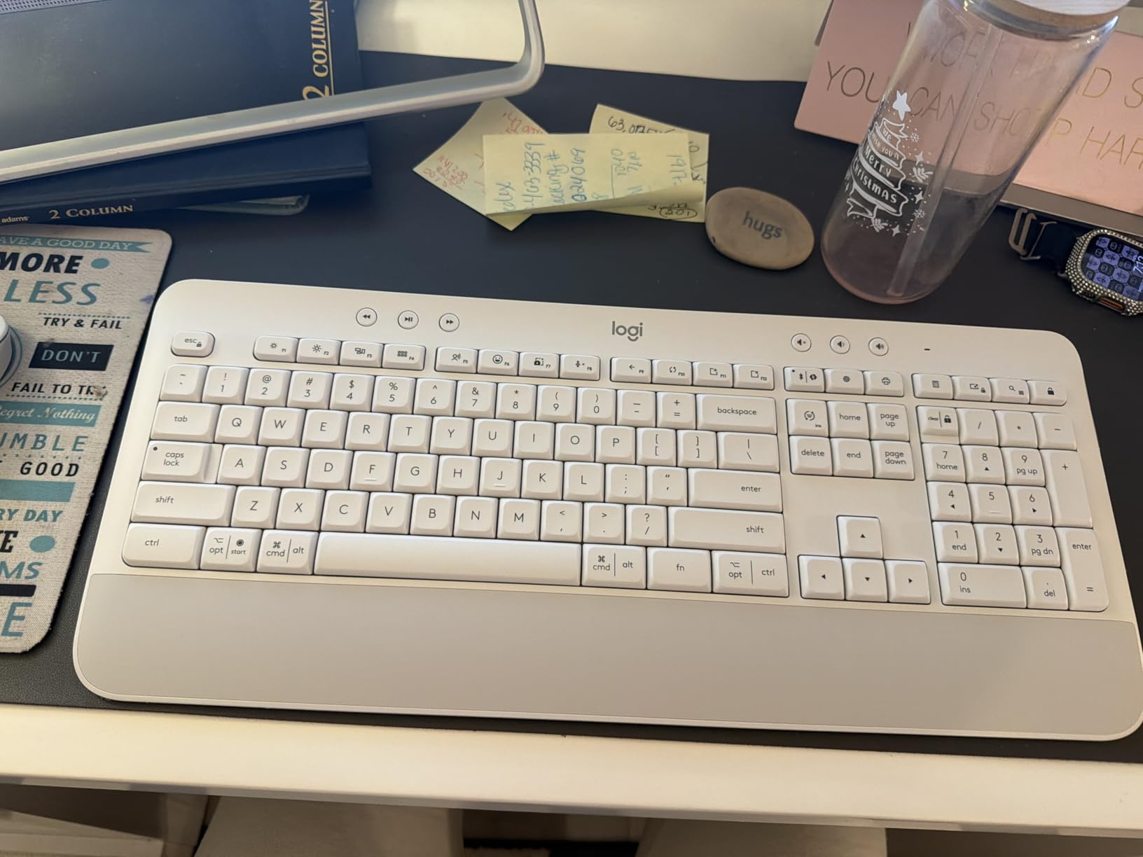 Logitech Signature K650 Comfort Full-Size Wireless Keyboard with Wrist Rest, BLE Bluetooth or Logi Bolt USB Receiver, Deep-Cushioned Keys, Numpad, Compatible with Most OS/PC/Window/Mac - Graphite customer photo 2