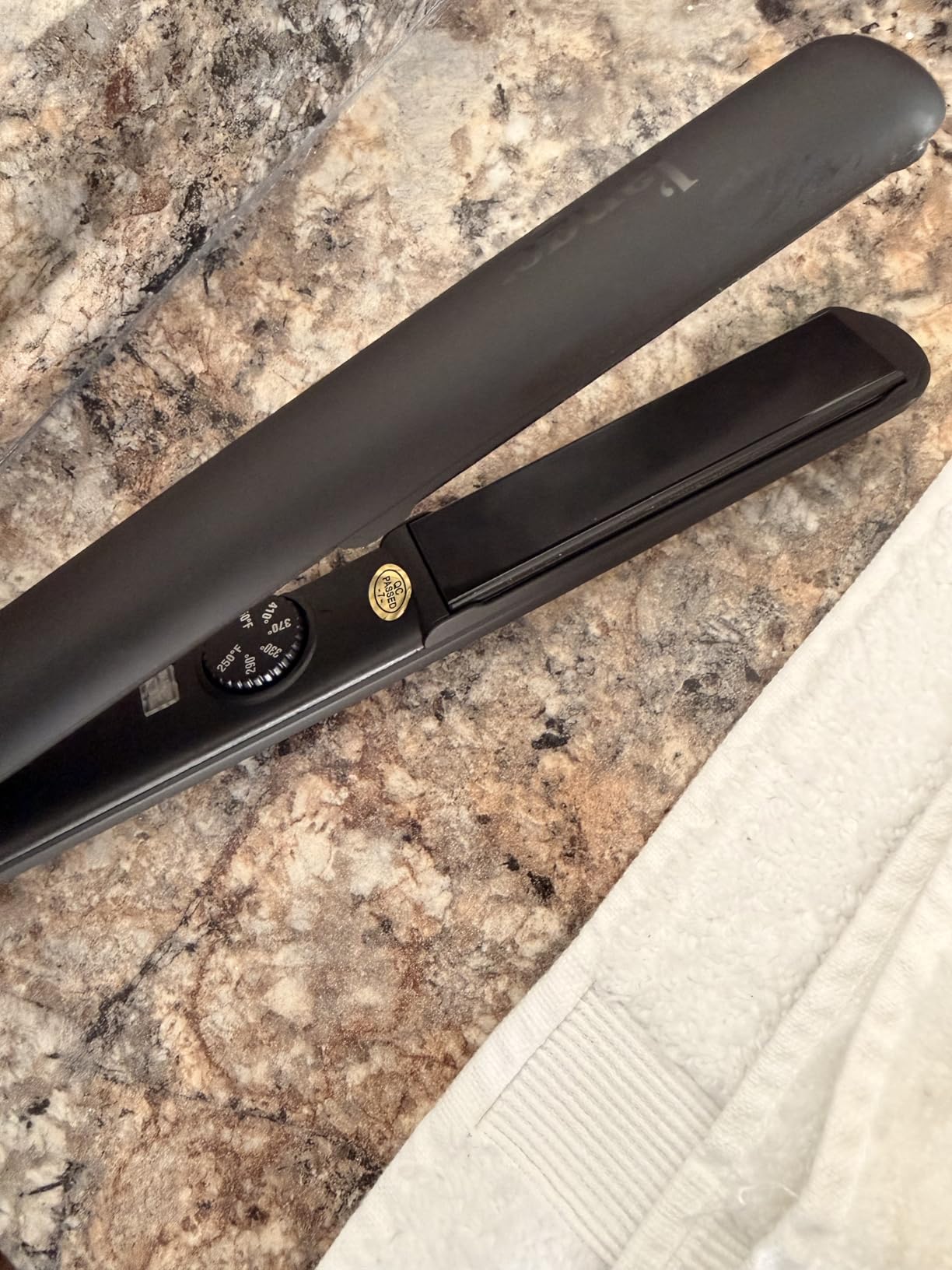 L'ANGE HAIR Le Ceramique 1-Pass Flat Iron Hair Straightener | Fast Heating Ceramic Flat Iron | Best Hot Tools Professional Hair Straightener to Lock in Moisture & Shine | (Blush) customer photo 2