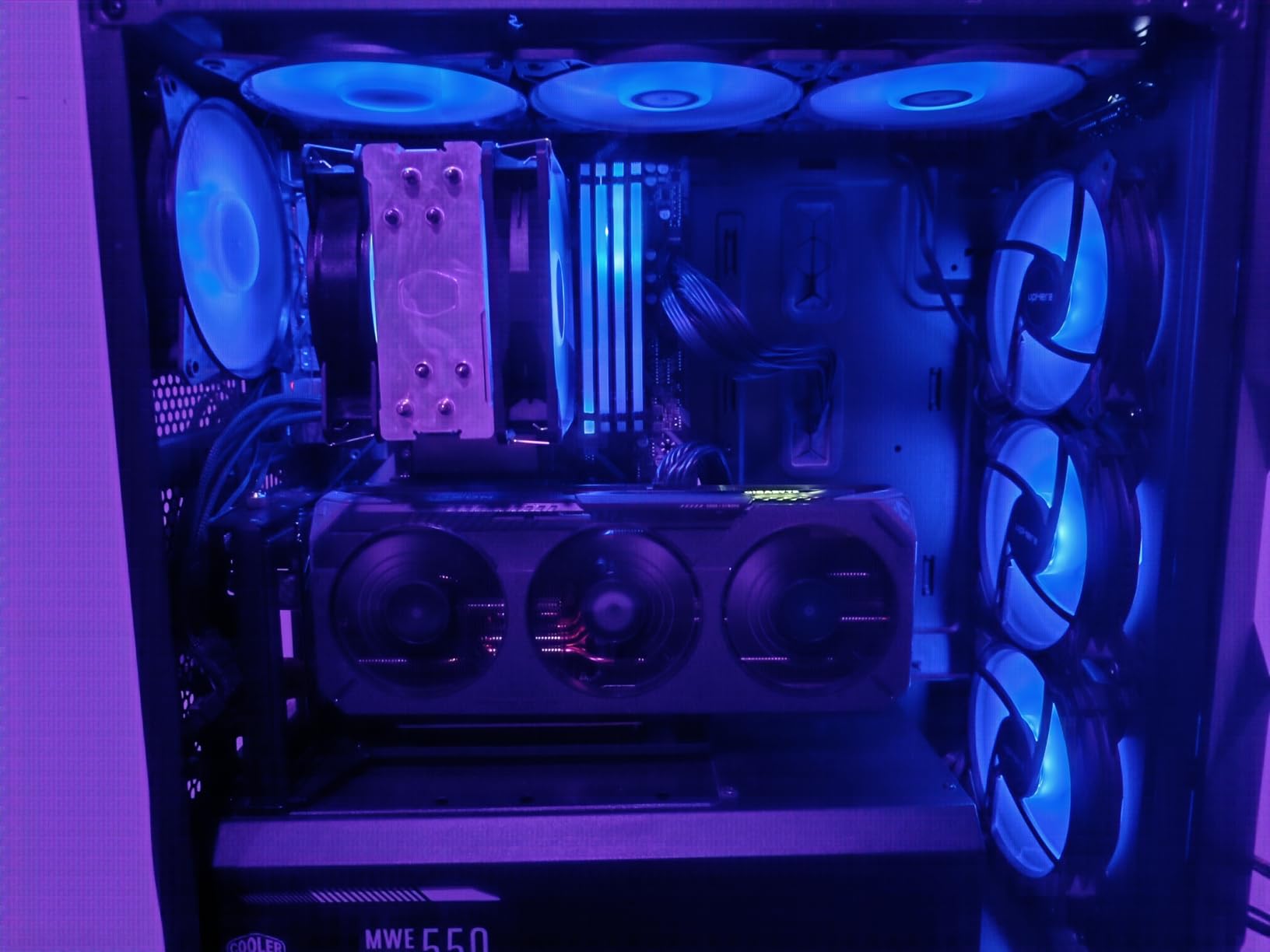 Cooler Master MasterAccessory Vertical GPU Card Holder Kit V3 Black, Premium Riser Cable PCI-E 4.0 x16-165mm, PCIe 3.0 Compatible, Adjustable Length for E-ATX|ATX|Micro ATX Case customer photo 1