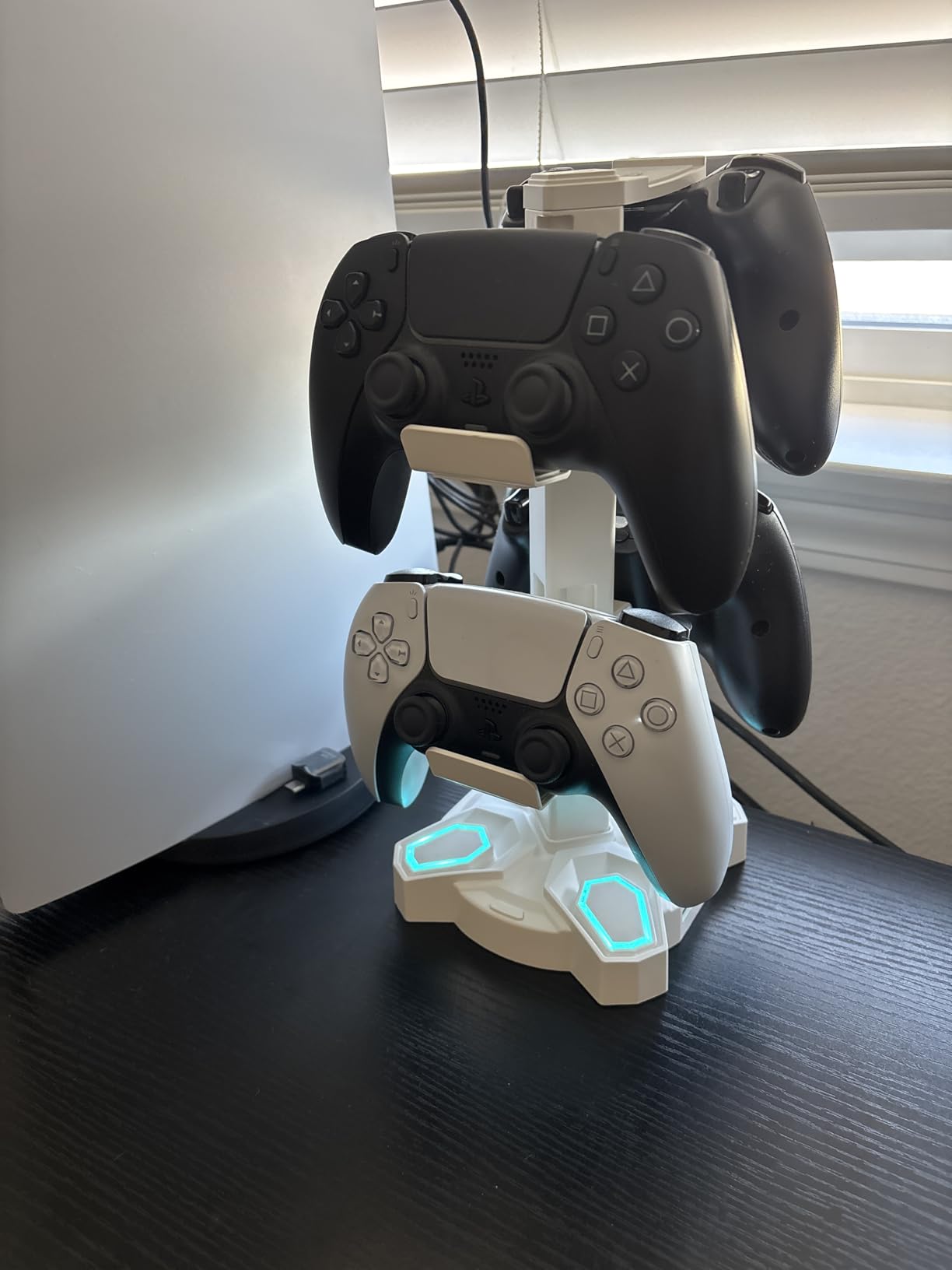 KDD Gaming Headphones Stand, Rotatable Headset Stand with Light Modes - Controller Holder with 2 USB Charging Ports and 3.5mm - Earphone Hanger Accessories for Desktop Gamer(Black) customer photo 1