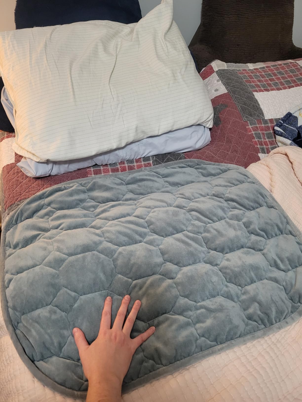 Cottonblue Weighted Lap Blanket 7lbs, Cozy Luxury Crystal Velvet Weighted Blanket for Adults, Small Weighted Blanket for Relaxation, Sleeping, Travel, Grey, 29