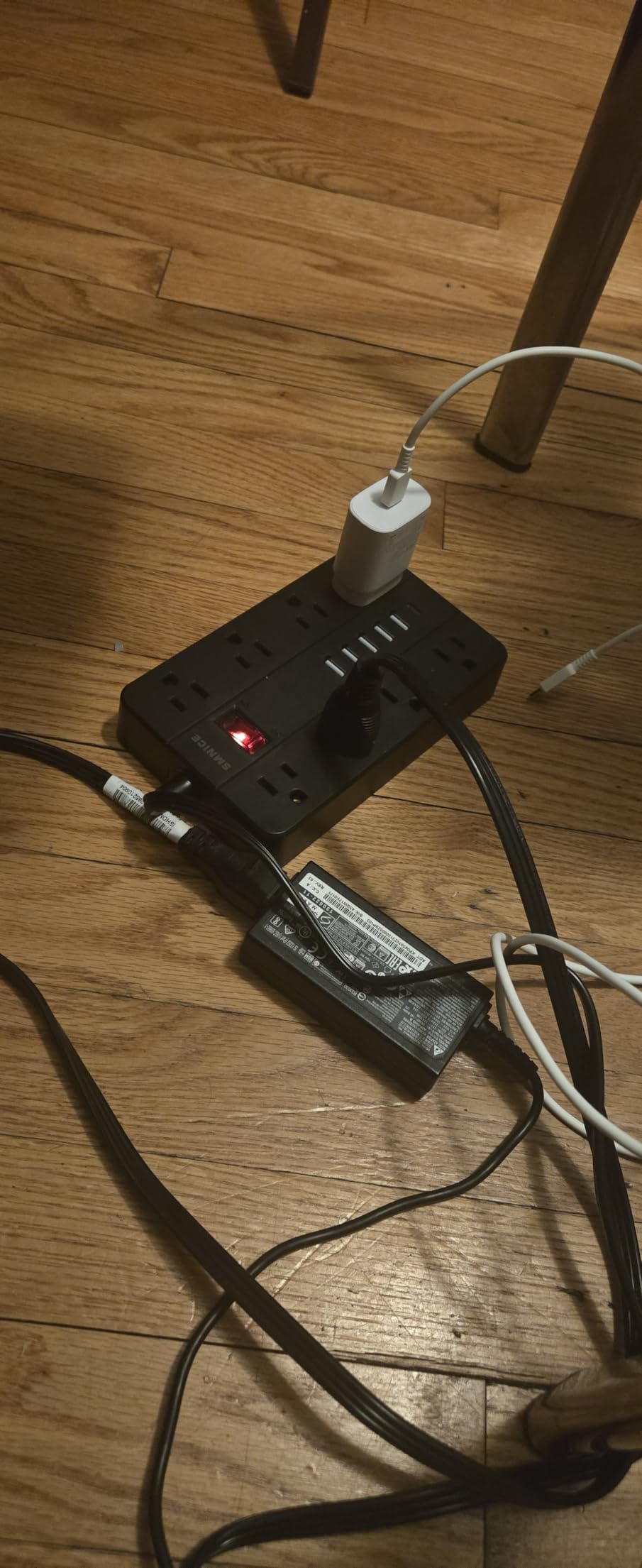 Power Strip with USB,Surge Protector Flat Plug with 8 Widely Spaced Outlets and 6 USB Ports(1 USB C), 5ft Extension Cord Wall Mountable Phone Tablet Laptop Computer Multiple Devices customer photo 1