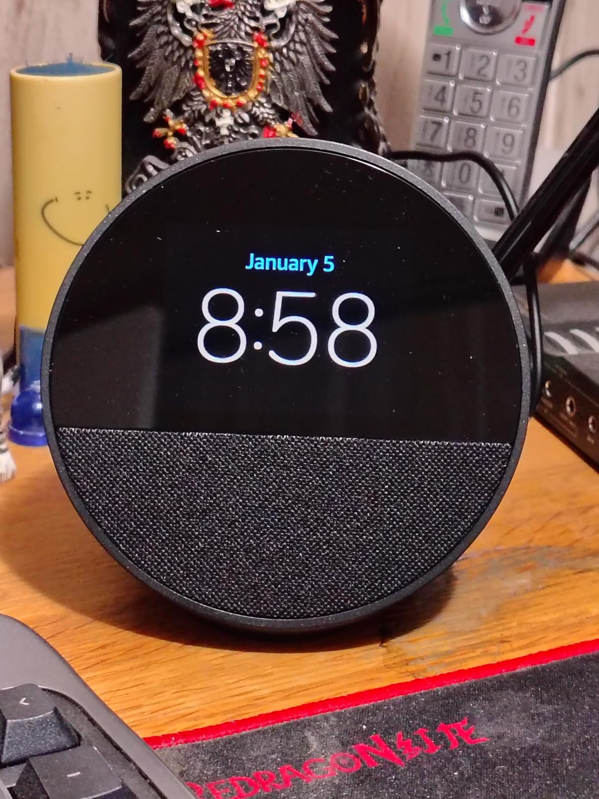 Amazon Echo Spot (newest model), Great for nightstands, offices and kitchens, Smart alarm clock, Designed for Alexa+, Glacier White customer photo 1
