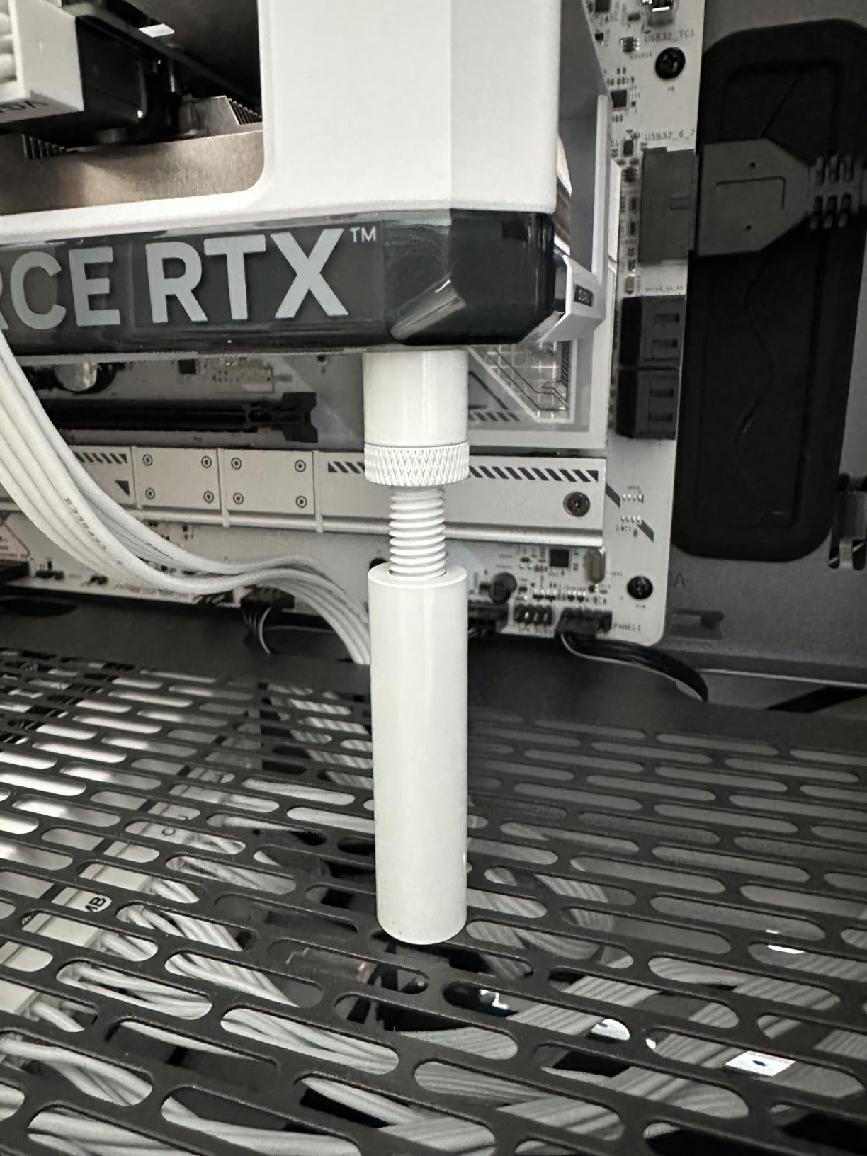 Graphics Card GPU Support Bracket, Adjustable Height GPU Sag Bracket with Magnet & Non-Slip Sheet, GPU Brace for Prevent Universal Graphics Card Sag, L customer photo 2