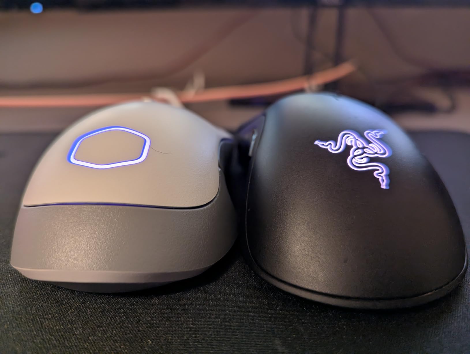 MM712 Wireless Gaming Mouse Black with Adjustable 19,000 DPI, 2.4GHz and Bluetooth, Ultraweave Cable, PTFE Feet, RGB Lighting customer photo 2