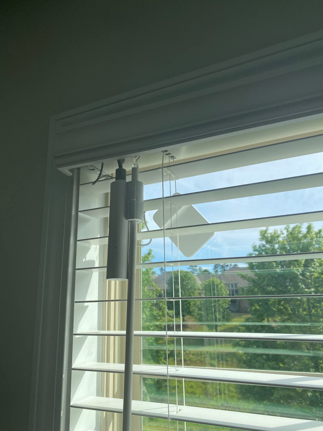 SwitchBot Blind Tilt Motorized Blinds - Smart Electric Blinds with Bluetooth Remote Control, Solar Powered, Light Sensing Control, Compatible with Alexa & Google Home customer photo 2