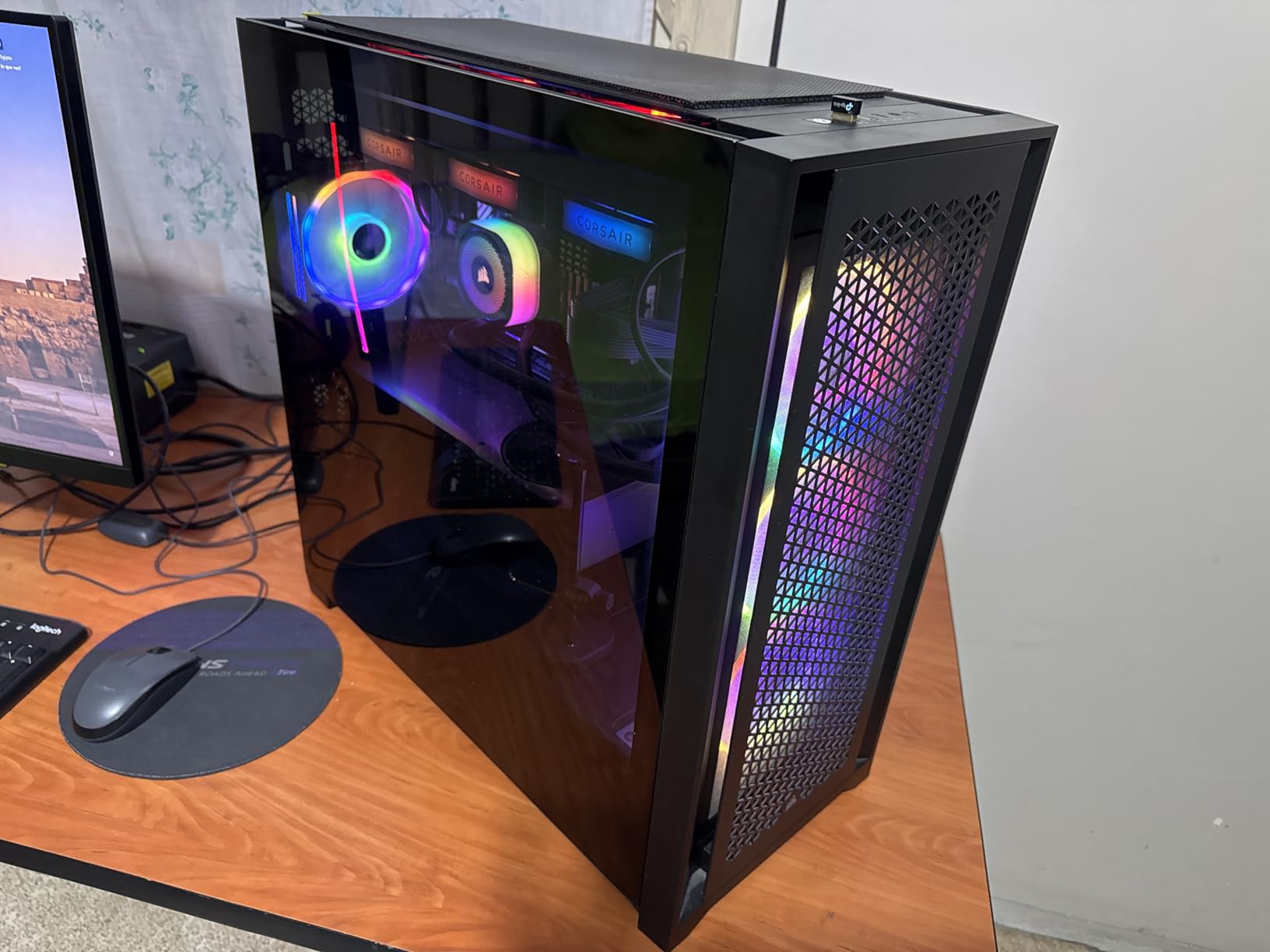 Corsair RM1200x Shift Fully Modular ATX Power Supply - Side Interface - ATX 3.1 & PCIe 5.1 Compliant - Zero RPM Fan Mode - 105°C-Rated Capacitors - 80 Plus Gold Efficiency - Black customer photo 1