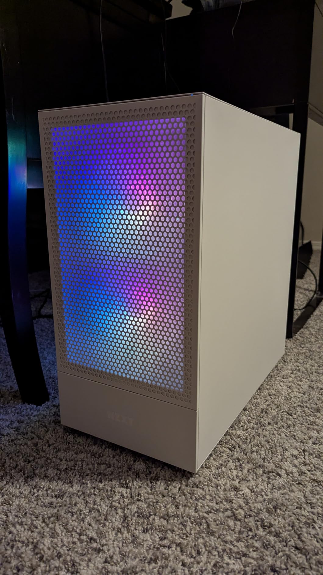 H5 Flow RGB Compact ATX Mid-Tower PC Gaming Case - High Airflow Perforated Front Panel - Tempered Glass Side Panel - Cable Management - 2 x F140 RGB Core Fans - 280mm Radiator Support - White customer photo 2