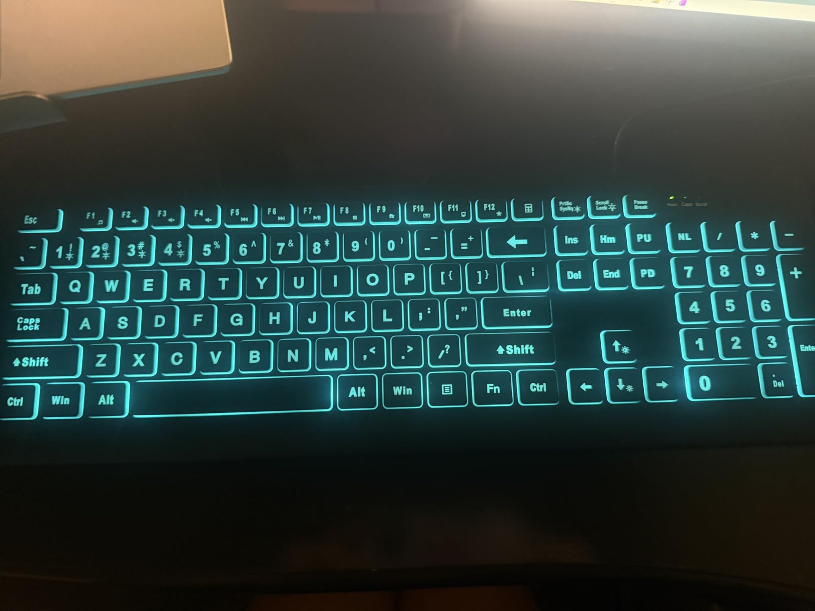 SABLUTE Large Print Backlit Keyboard, Wired USB Lighted Computer Keyboards with 7-Color & 4 Modes Backlit, Oversize Letters Keys Easy to See and Type, Keyboard Compatible for PC, Laptop customer photo 2