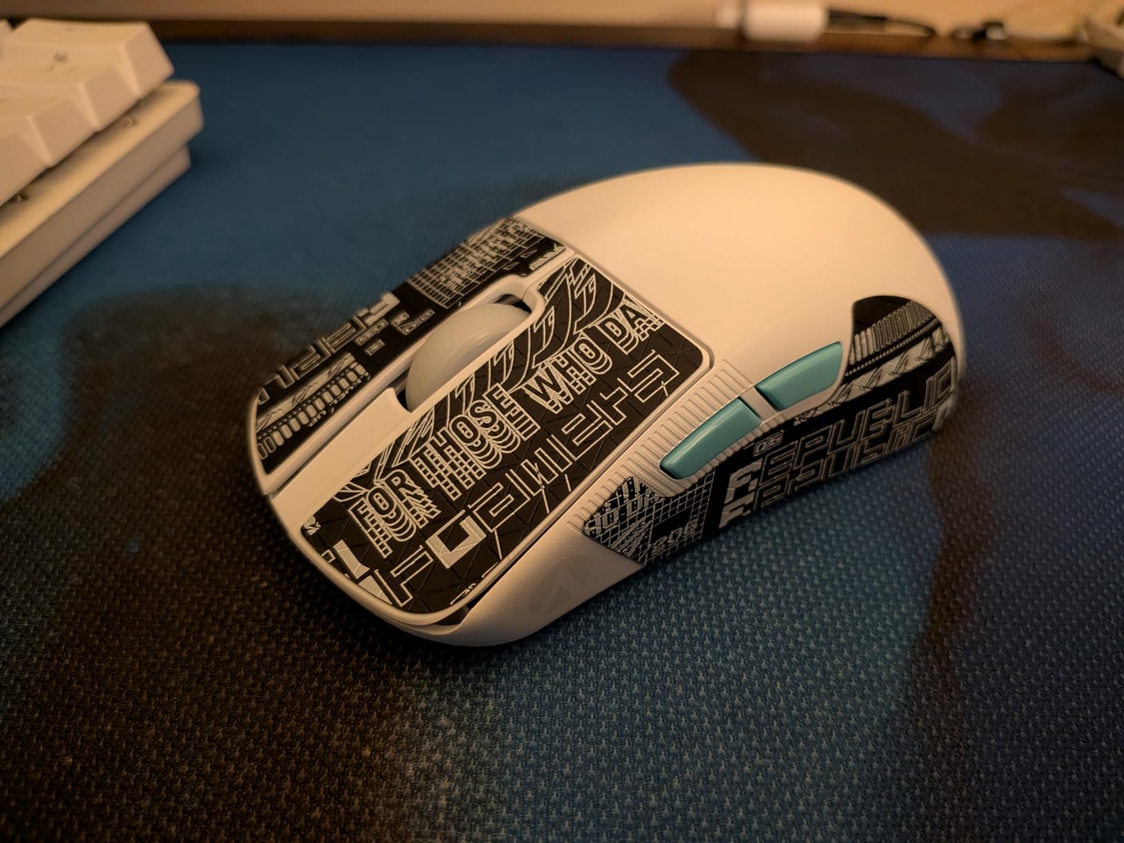 ROG Harpe Ace Aim Lab Wireless Esports Gaming Mouse - Aim Lab Settings Optimizer, Pro-Tested, Right-Handed, 54g Lightweight, Tri-Mode Connectivity, 36K DPI, 90Hr Battery, PC/Mac Support - Black customer photo 2