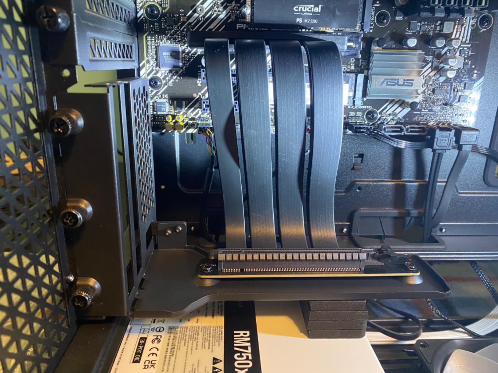 (PH-VGPUKT4.0_03R) Gen4 Vertical GPU Bracket, 220mm Flat Line PCI-E Gen4 x16 Riser Cable Kit (Black) customer photo 2