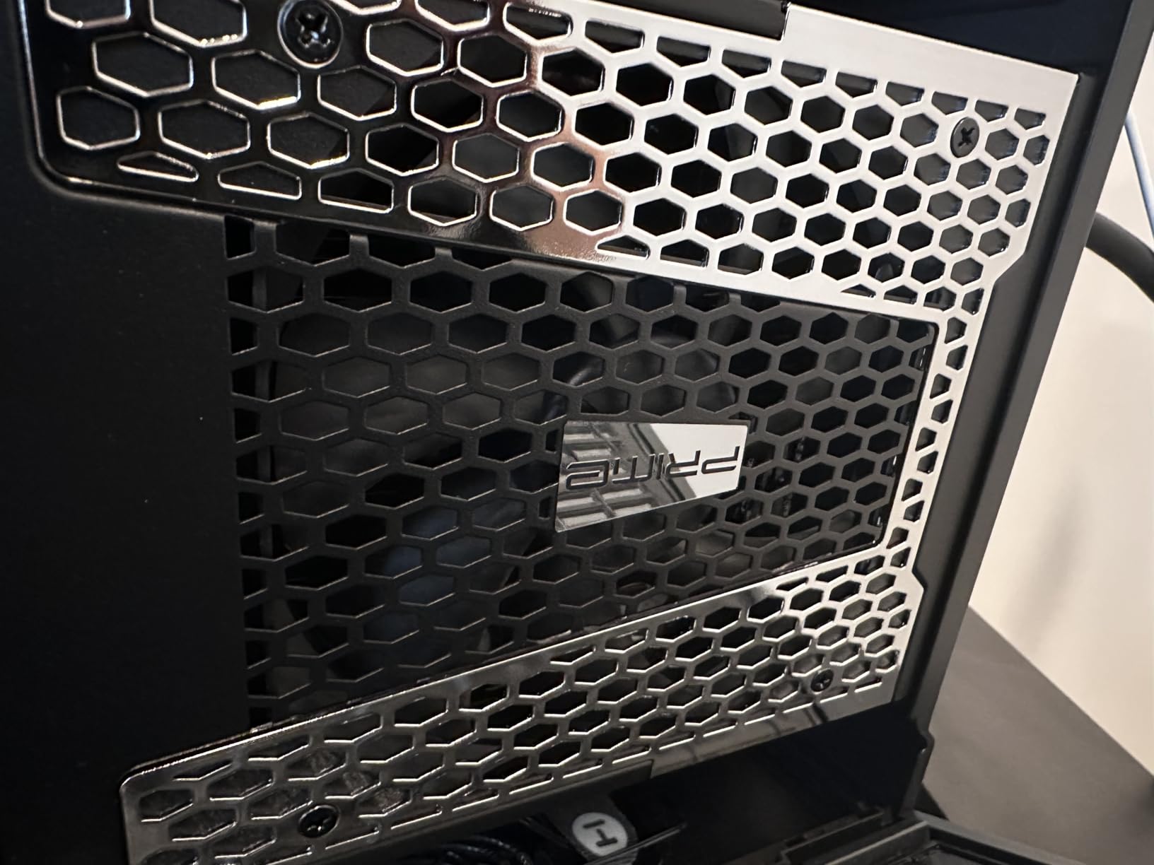 Seasonic PRIME PX 1600W Power Supply ATX 3.1 PCIe 5.1 (12V-2x6) 12 Years Warranty 80+ Platinum Fully Modular RTX 5090 AMD RX 9000 Ready AI Workstation customer photo 1